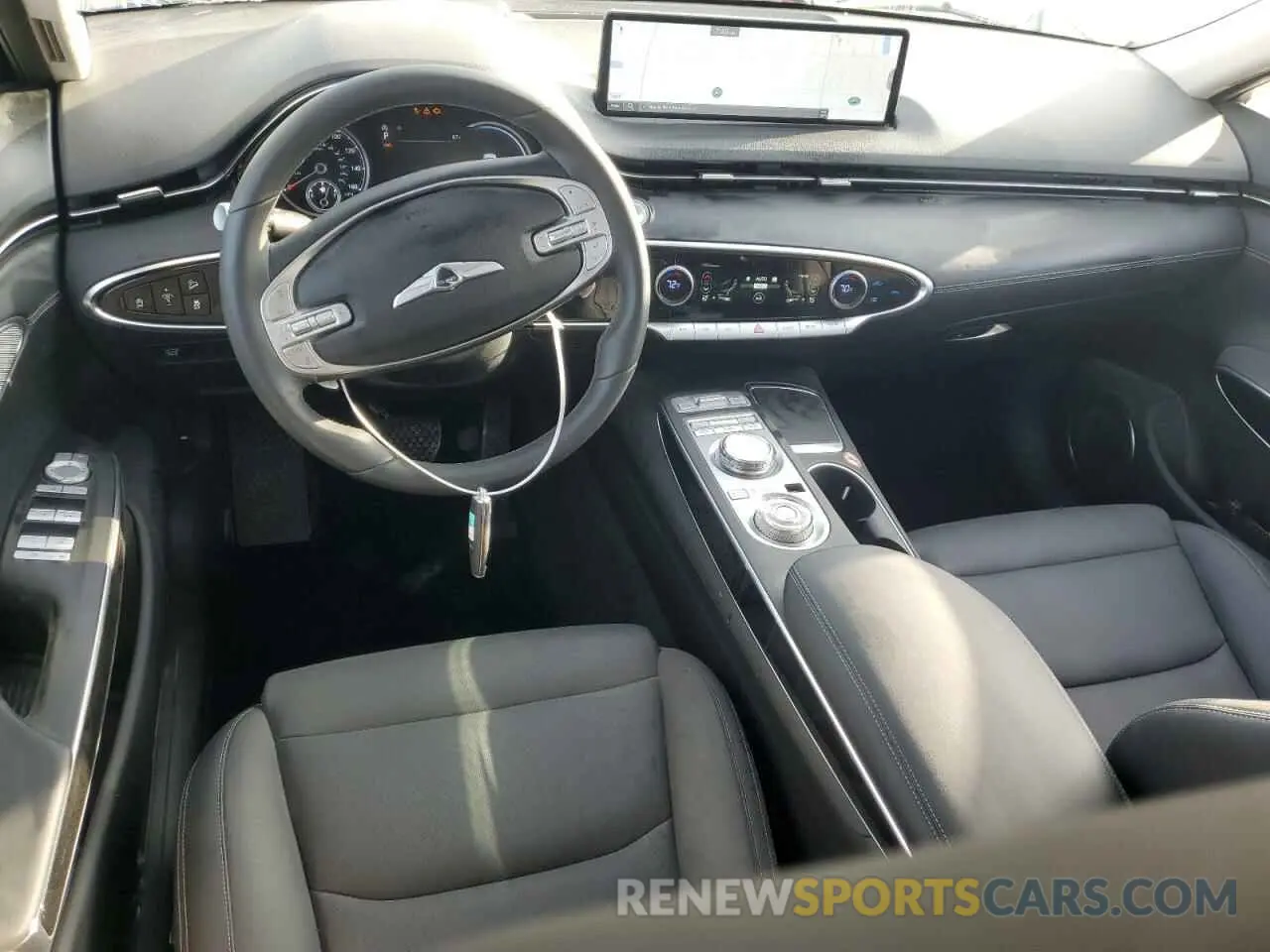 8 fotografías del automóvil dañado KMUMADTBXSU213047 GENESIS GV70 BASE 2025