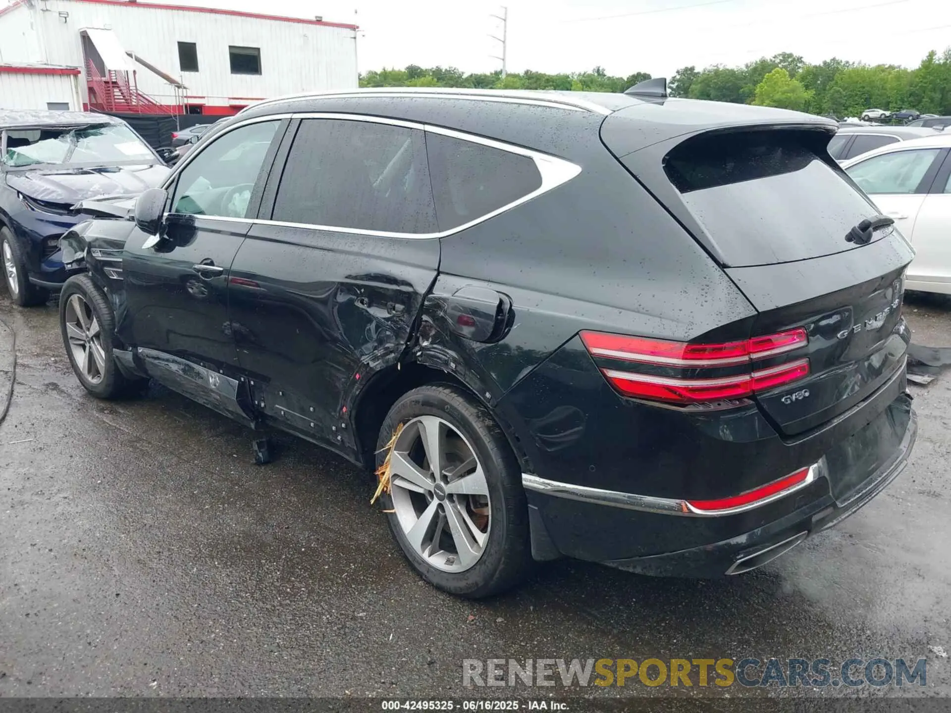 3 fotografías del automóvil dañado KMUHCESC9MU068355 GENESIS GV80 2021