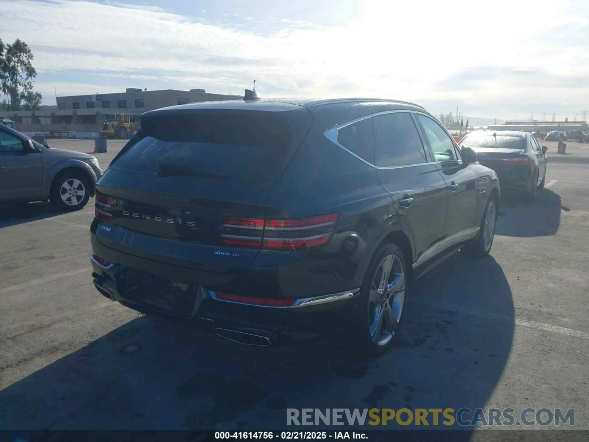 4 fotografías del automóvil dañado KMUHCESCXMU046641 GENESIS GV80 2021