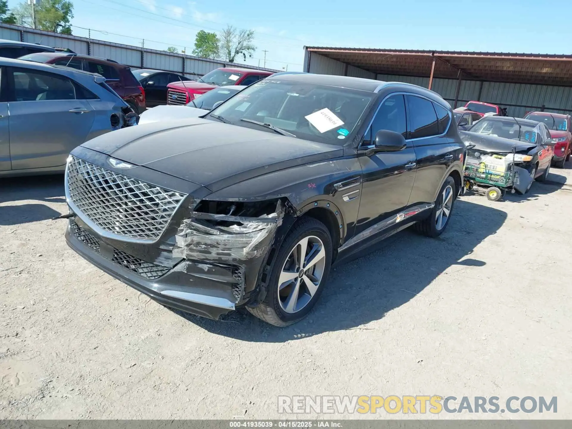 2 fotografías del automóvil dañado KMUHCESCXMU060538 GENESIS GV80 2021