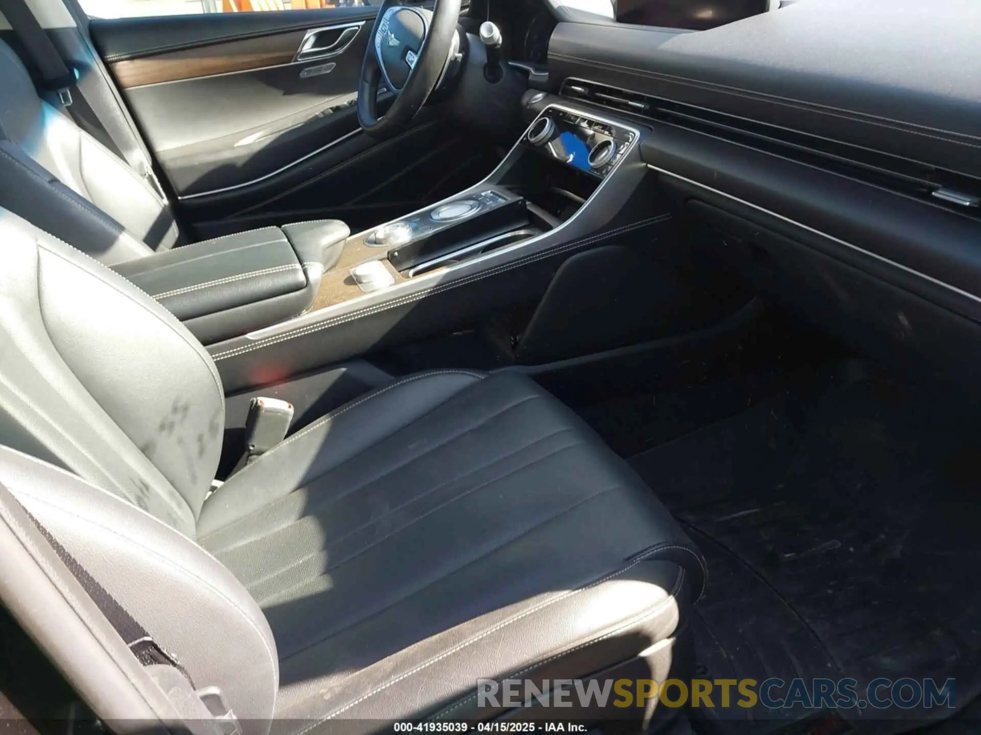 5 fotografías del automóvil dañado KMUHCESCXMU060538 GENESIS GV80 2021