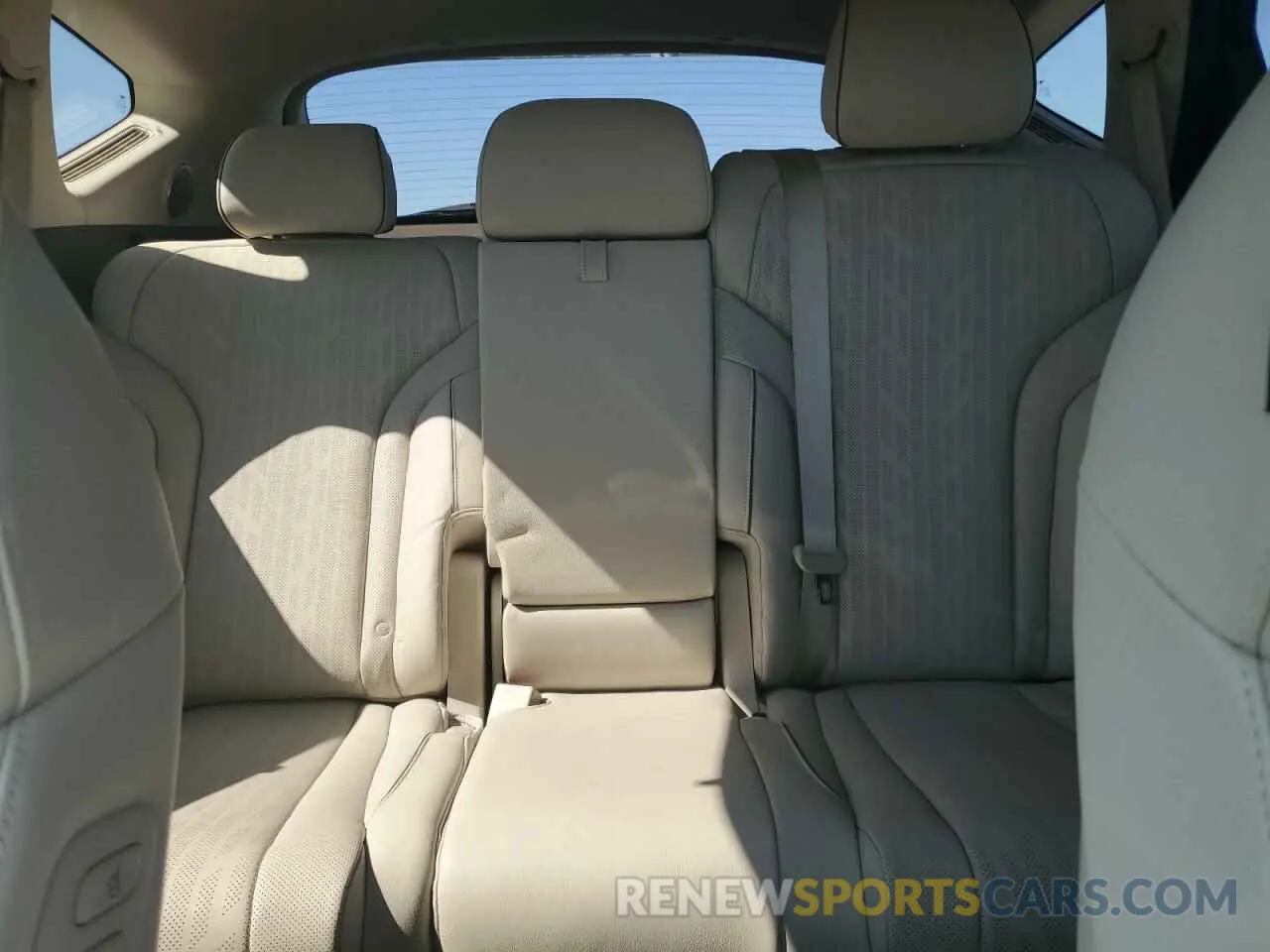 10 fotografías del automóvil dañado KMUHBDSBXNU090953 GENESIS GV80 2022