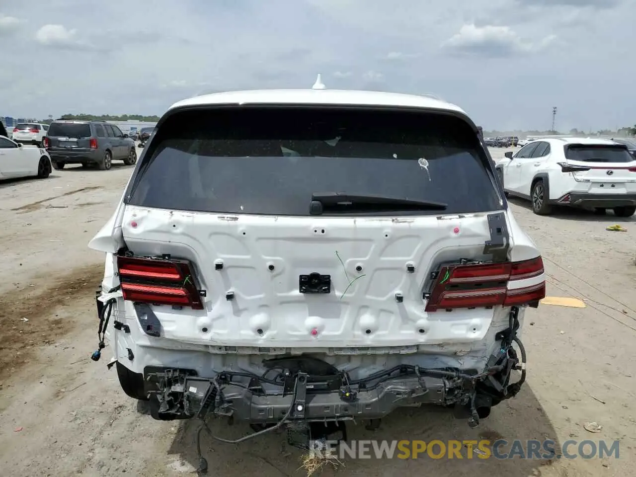 6 fotografías del automóvil dañado KMUHCESC3NU084987 GENESIS GV80 2022