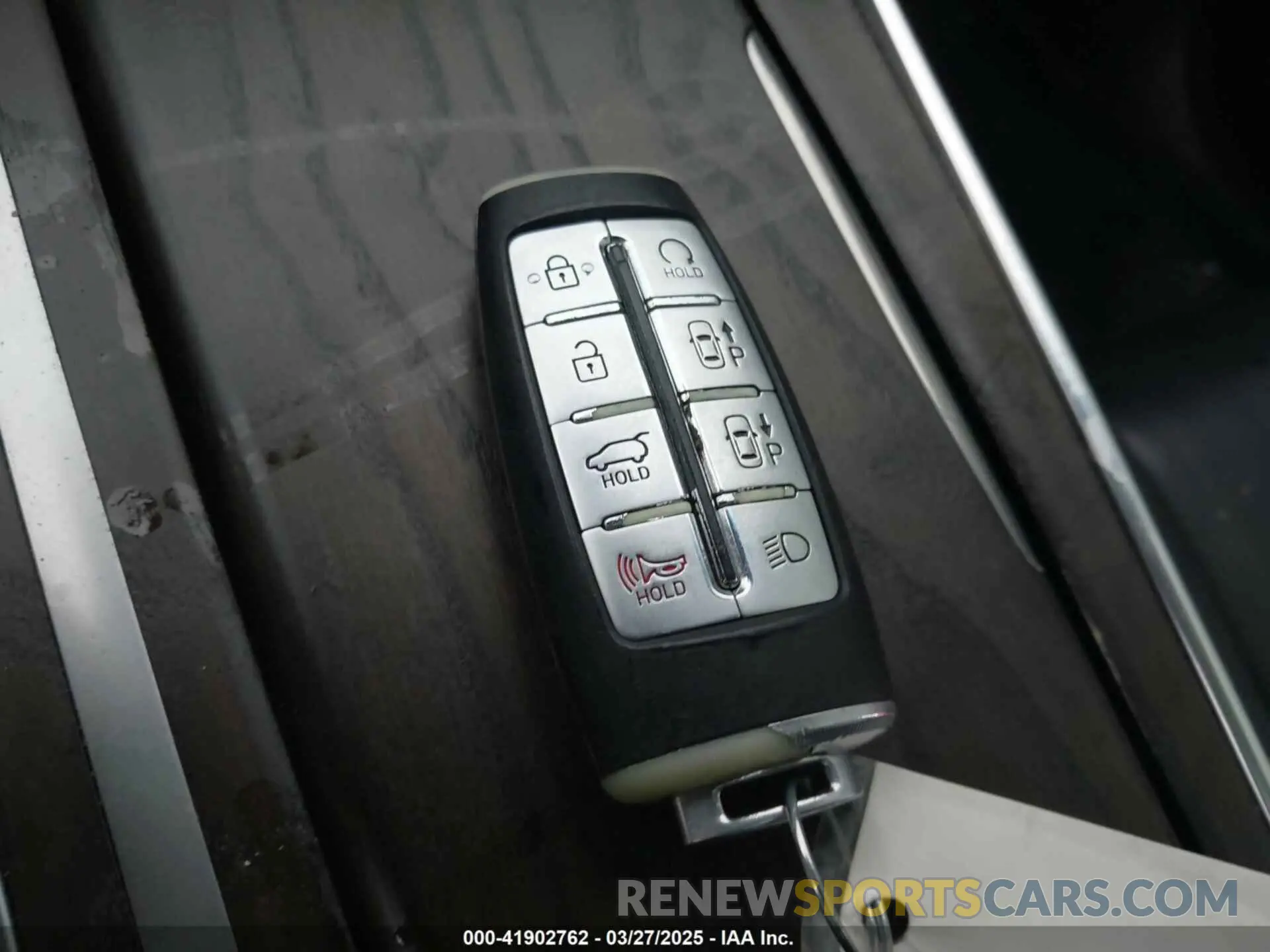 11 fotografías del automóvil dañado KMUHBDSB8PU117571 GENESIS GV80 2023