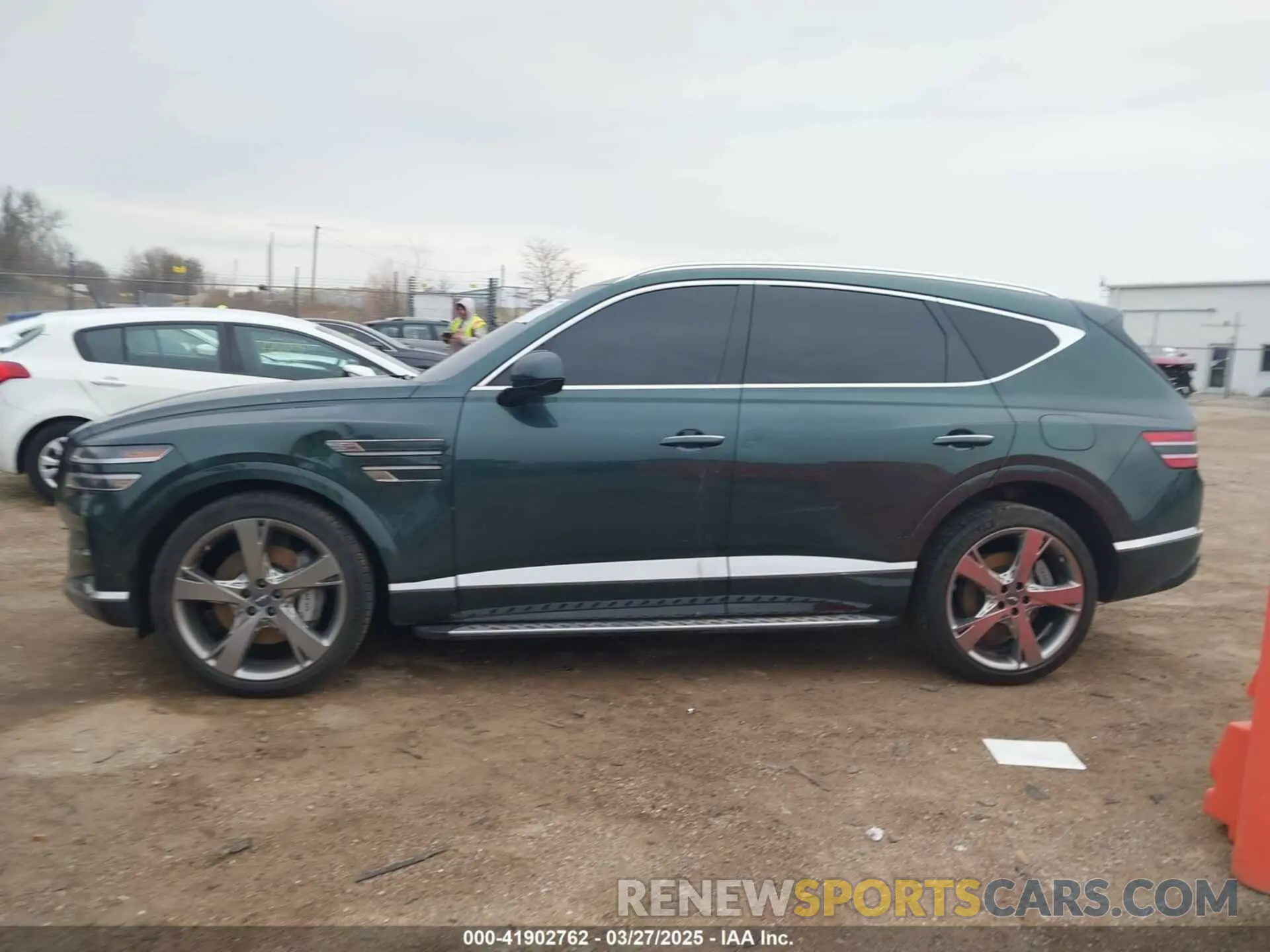 14 fotografías del automóvil dañado KMUHBDSB8PU117571 GENESIS GV80 2023