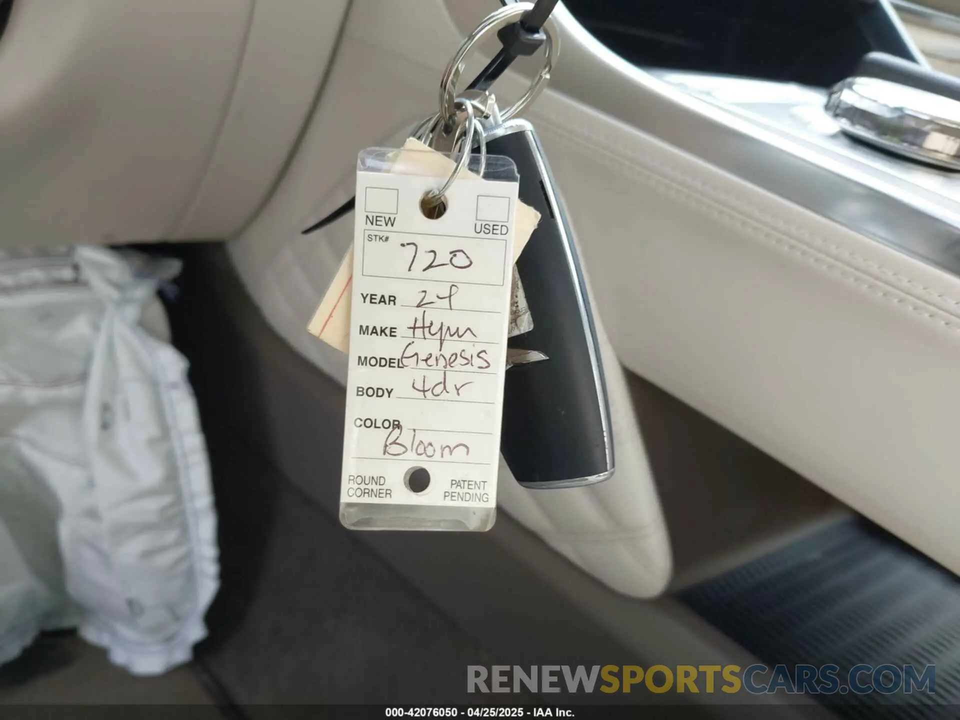 11 fotografías del automóvil dañado KMUHCESC2PU127234 GENESIS GV80 2023