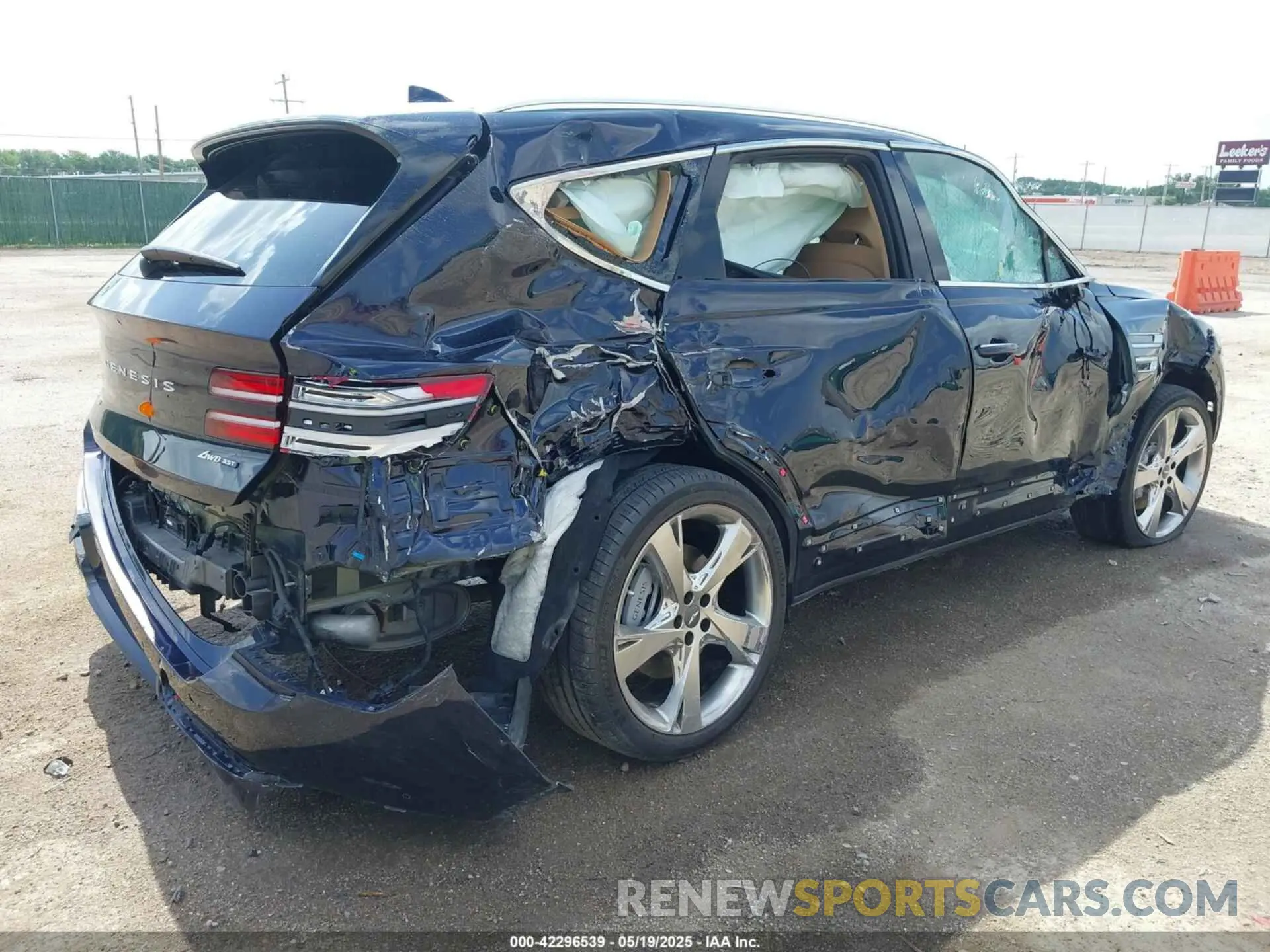 4 fotografías del automóvil dañado KMUHCESC6PU147034 GENESIS GV80 2023