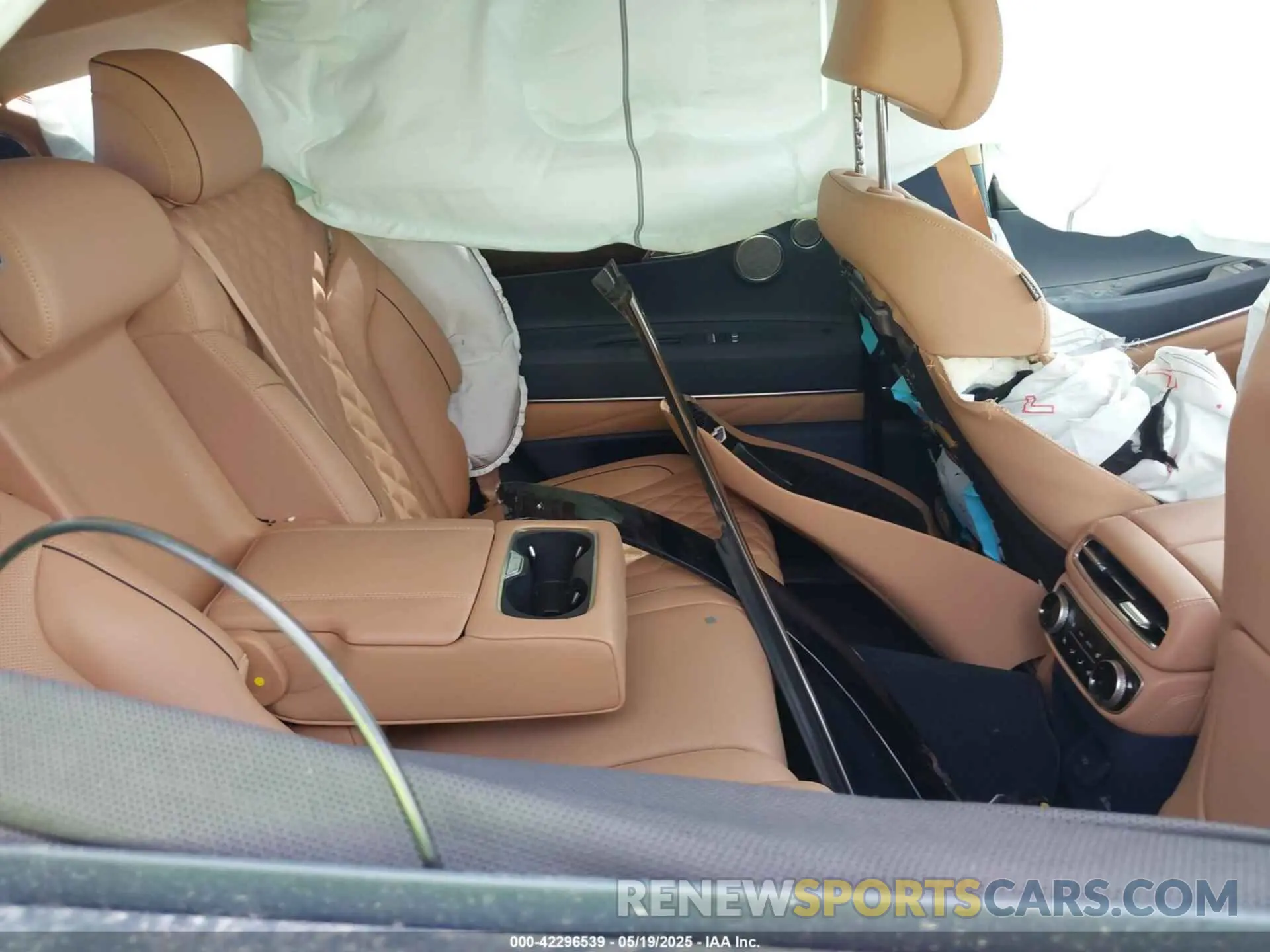 8 fotografías del automóvil dañado KMUHCESC6PU147034 GENESIS GV80 2023