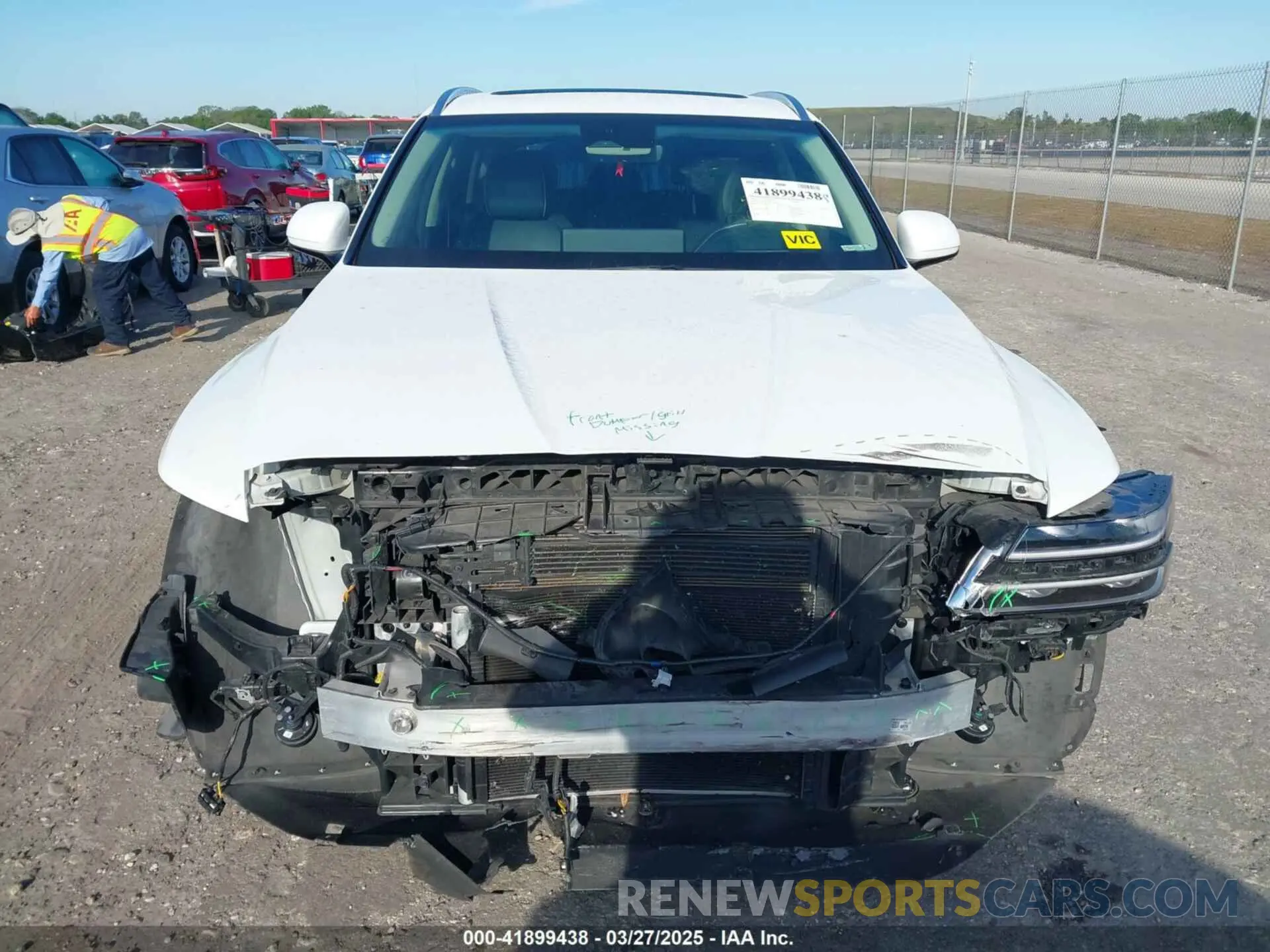 12 fotografías del automóvil dañado KMUHCESCXPU106714 GENESIS GV80 2023