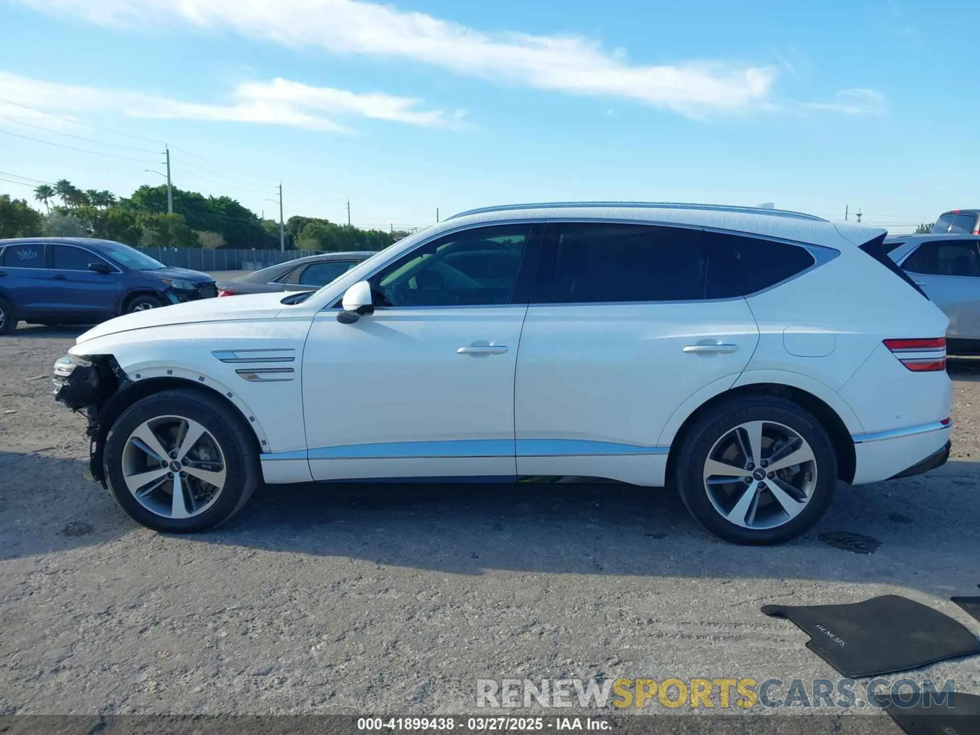 14 fotografías del automóvil dañado KMUHCESCXPU106714 GENESIS GV80 2023