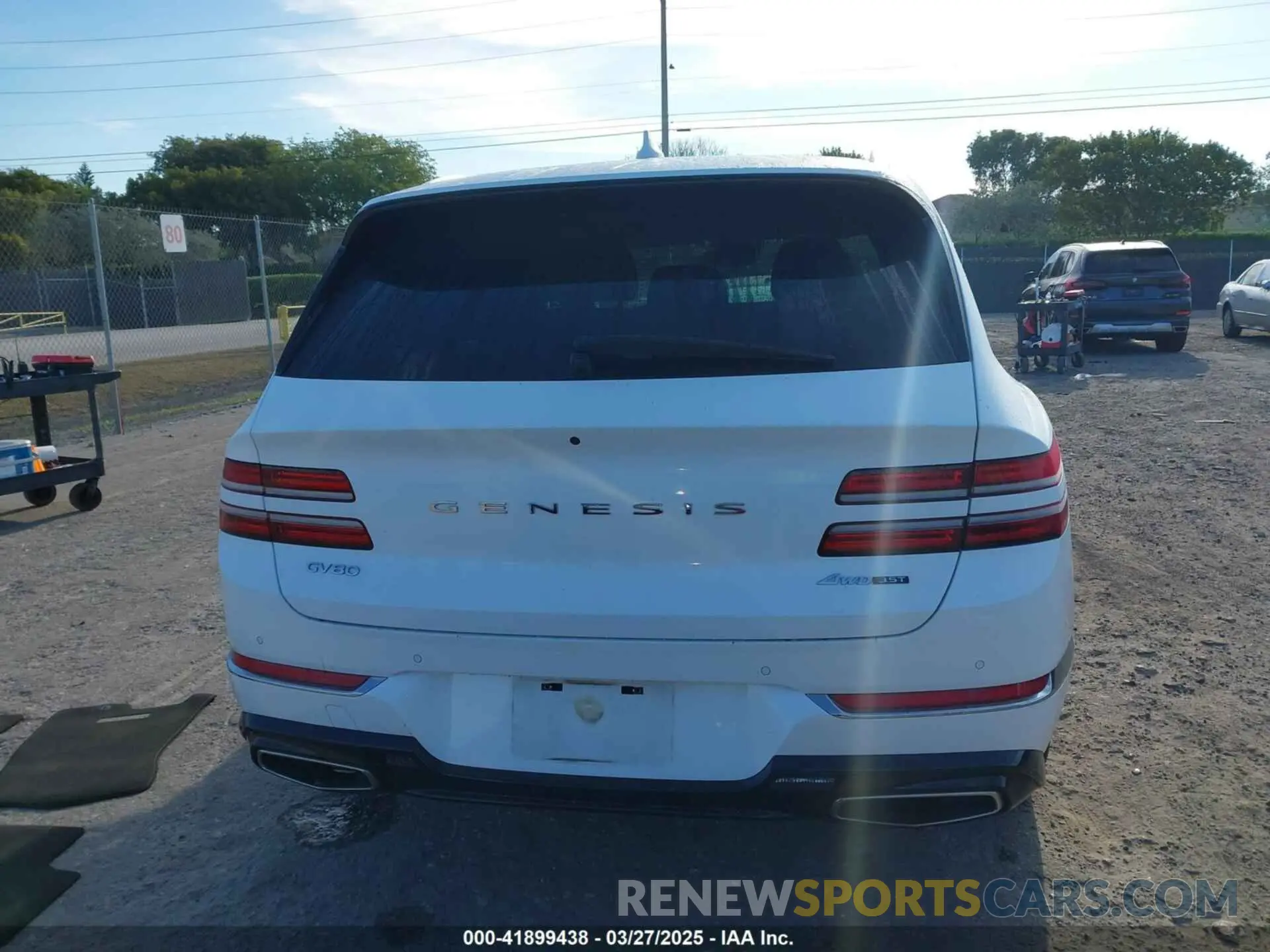 16 fotografías del automóvil dañado KMUHCESCXPU106714 GENESIS GV80 2023