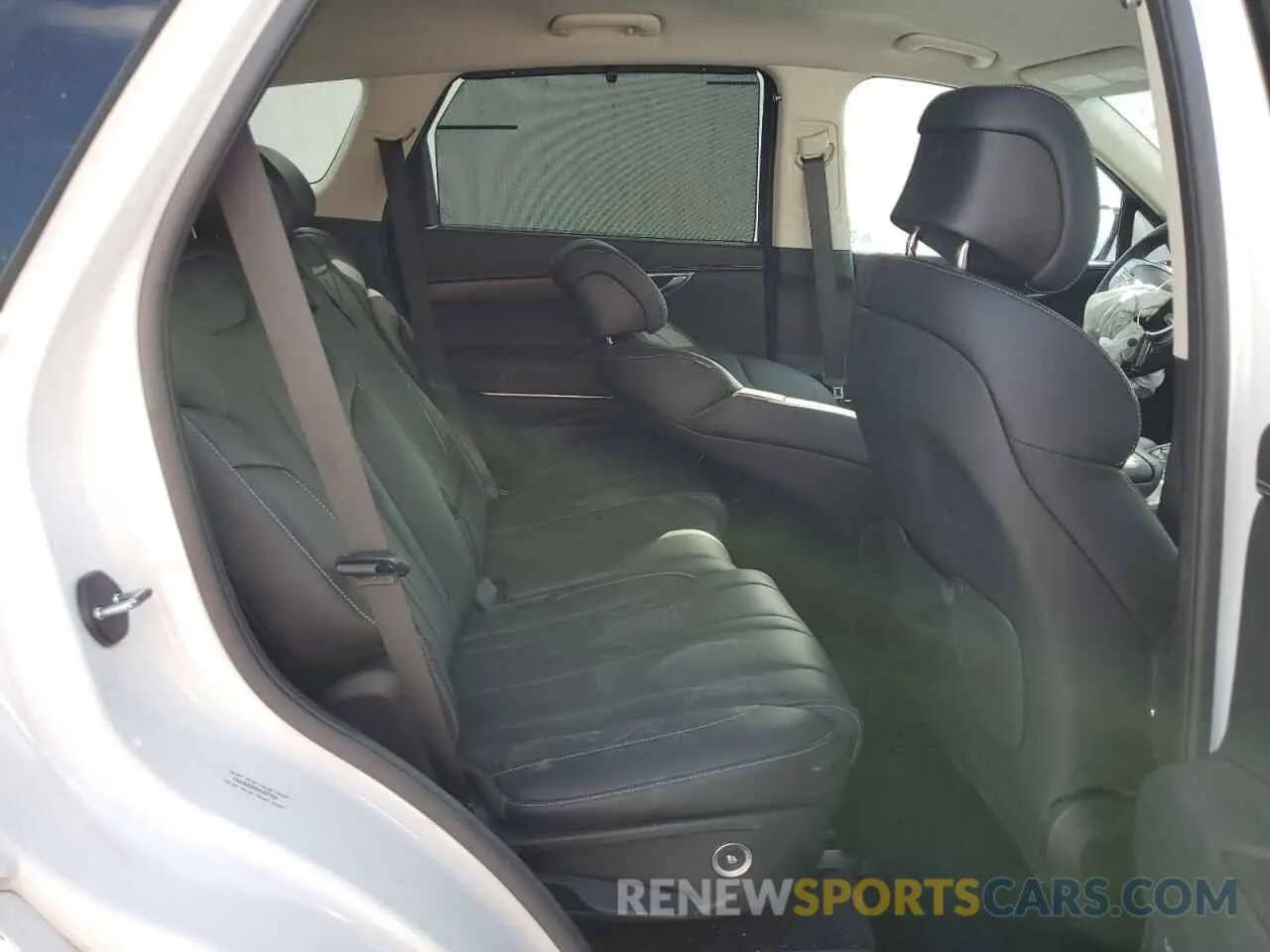 10 fotografías del automóvil dañado KMUHBDSB5RU207750 GENESIS GV80 2024