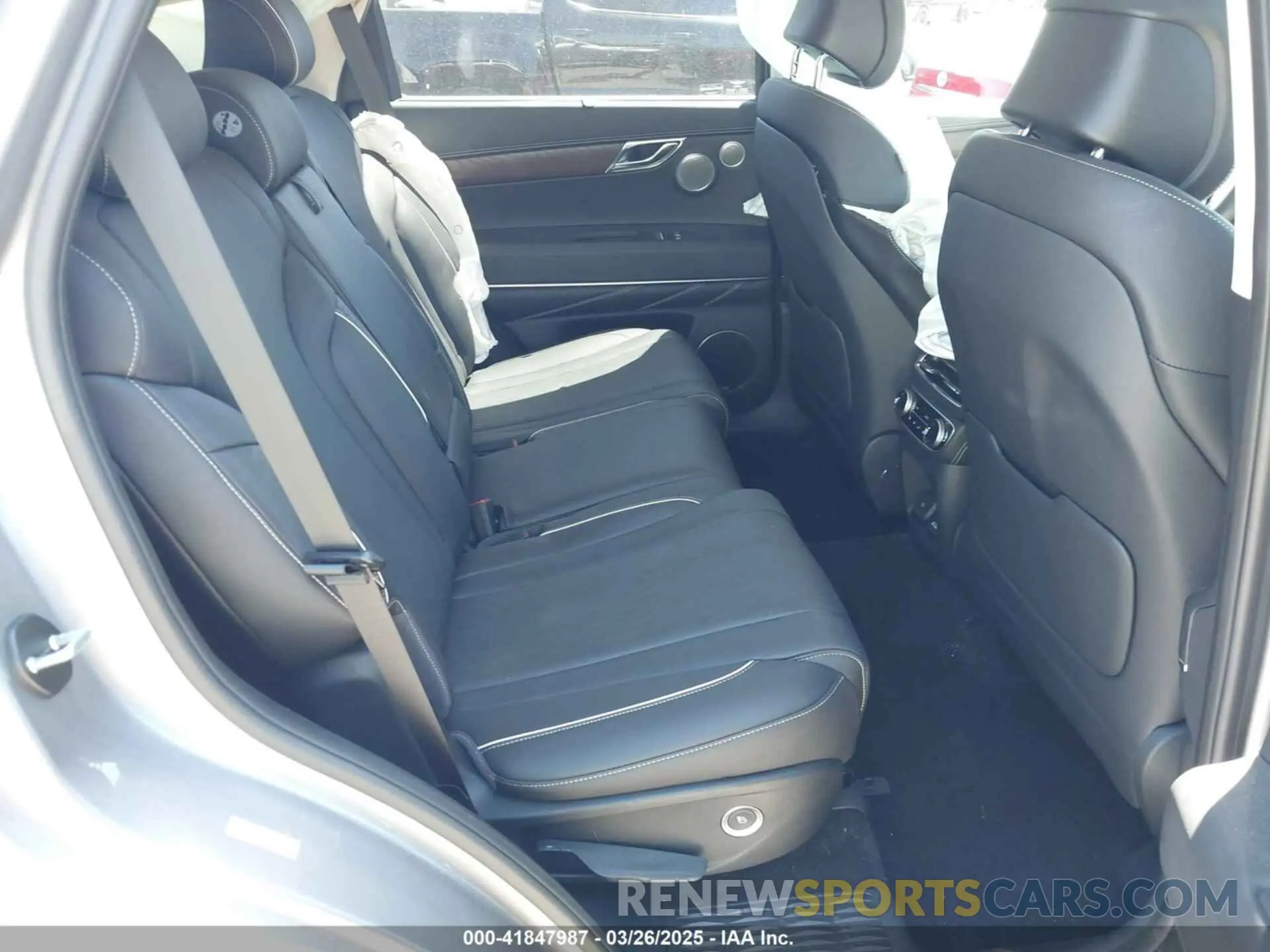 8 fotografías del automóvil dañado KMUHBDSB7RU164027 GENESIS GV80 2024