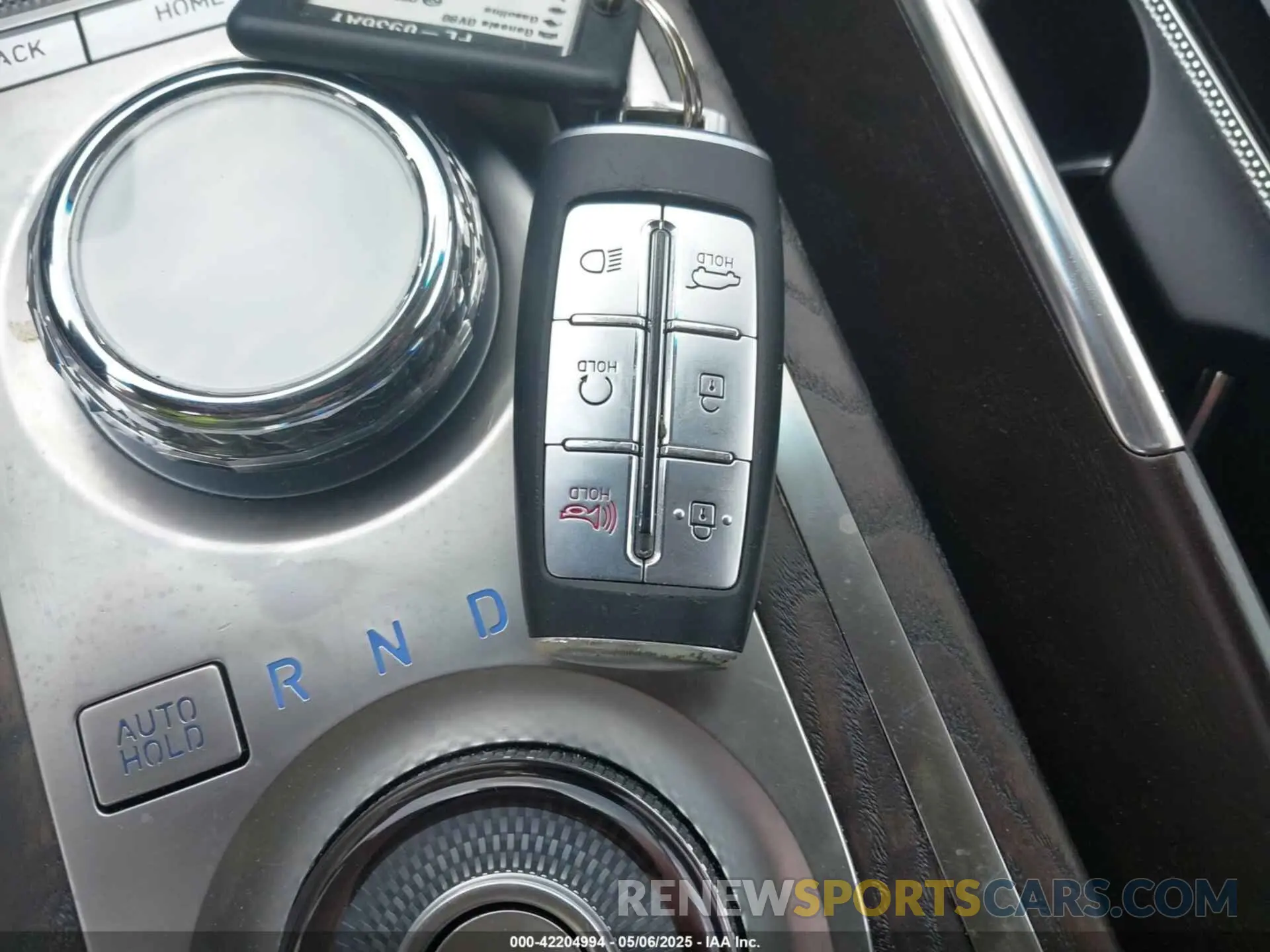 11 fotografías del automóvil dañado KMUHBDSB8RU204289 GENESIS GV80 2024