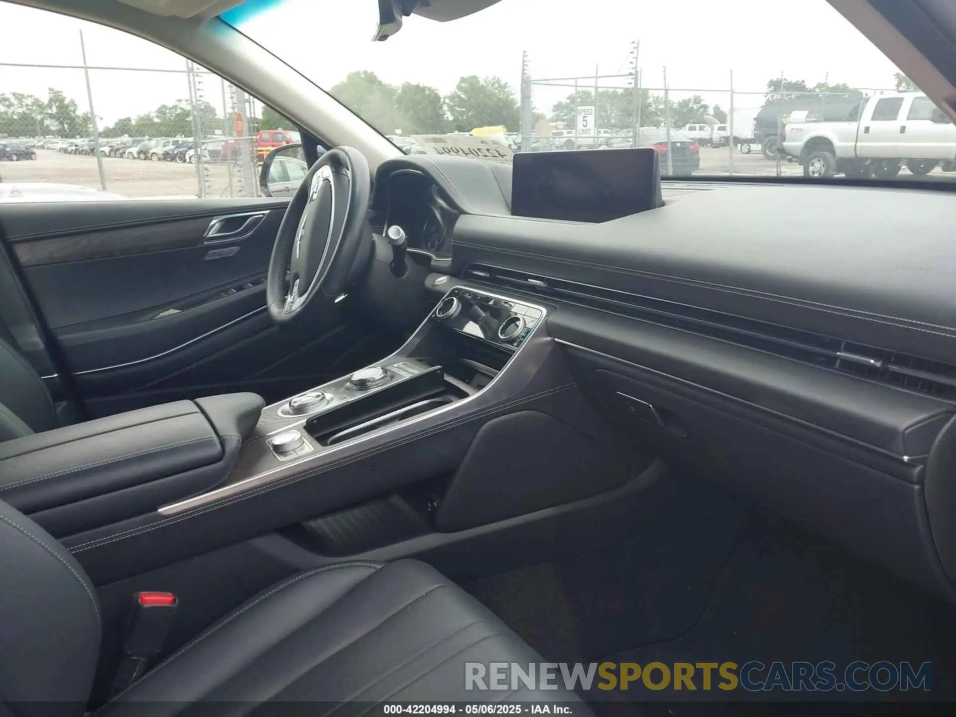 5 fotografías del automóvil dañado KMUHBDSB8RU204289 GENESIS GV80 2024