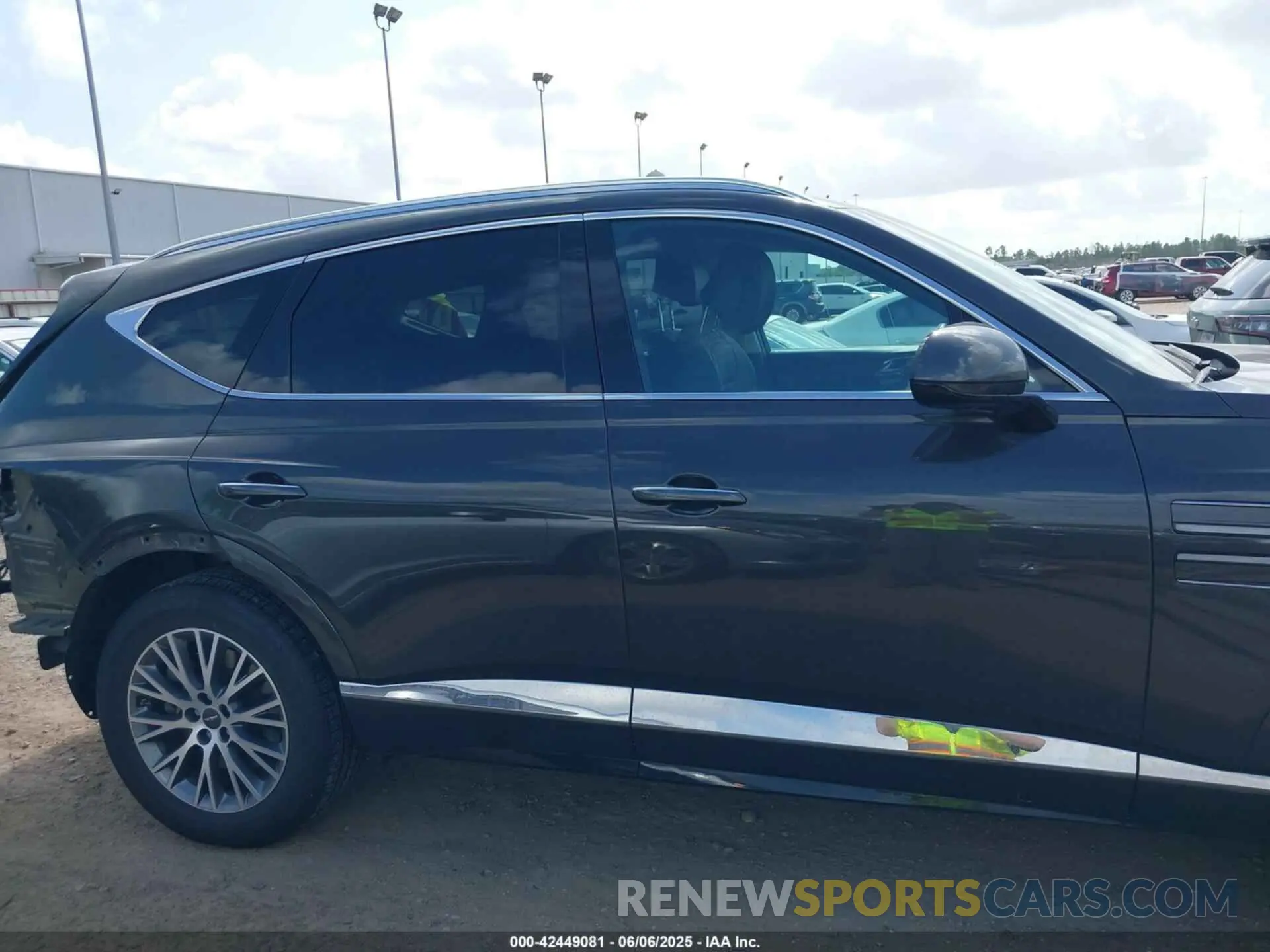 14 fotografías del automóvil dañado KMUHBDSB9RU209209 GENESIS GV80 2024