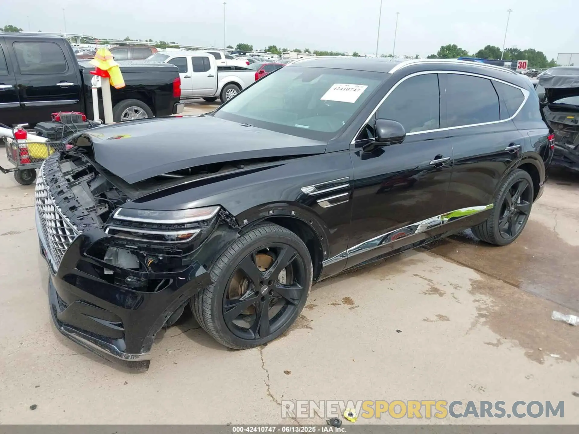 2 fotografías del automóvil dañado KMUHCESC4RU151408 GENESIS GV80 2024