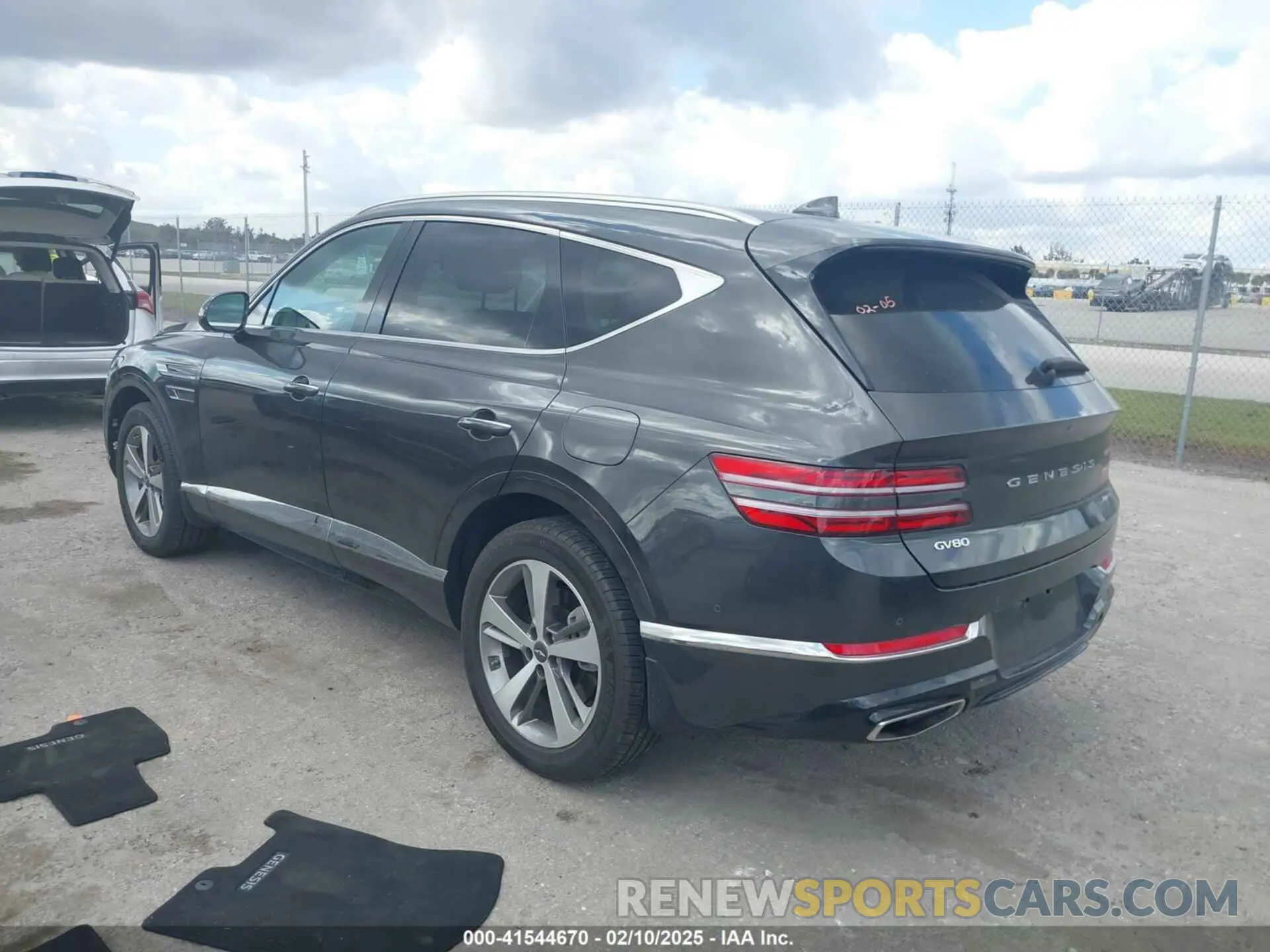 3 fotografías del automóvil dañado KMUHCESC7RU155291 GENESIS GV80 2024