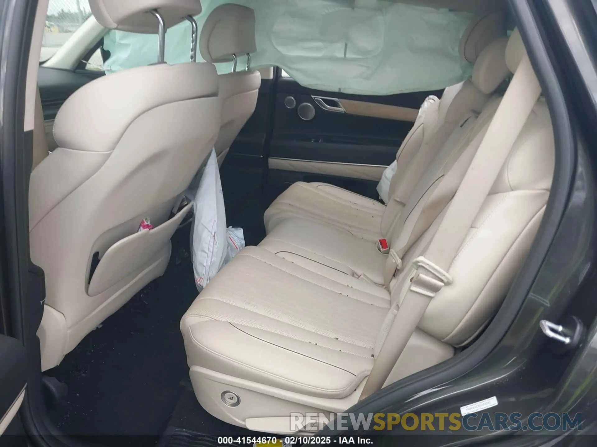 8 fotografías del automóvil dañado KMUHCESC7RU155291 GENESIS GV80 2024