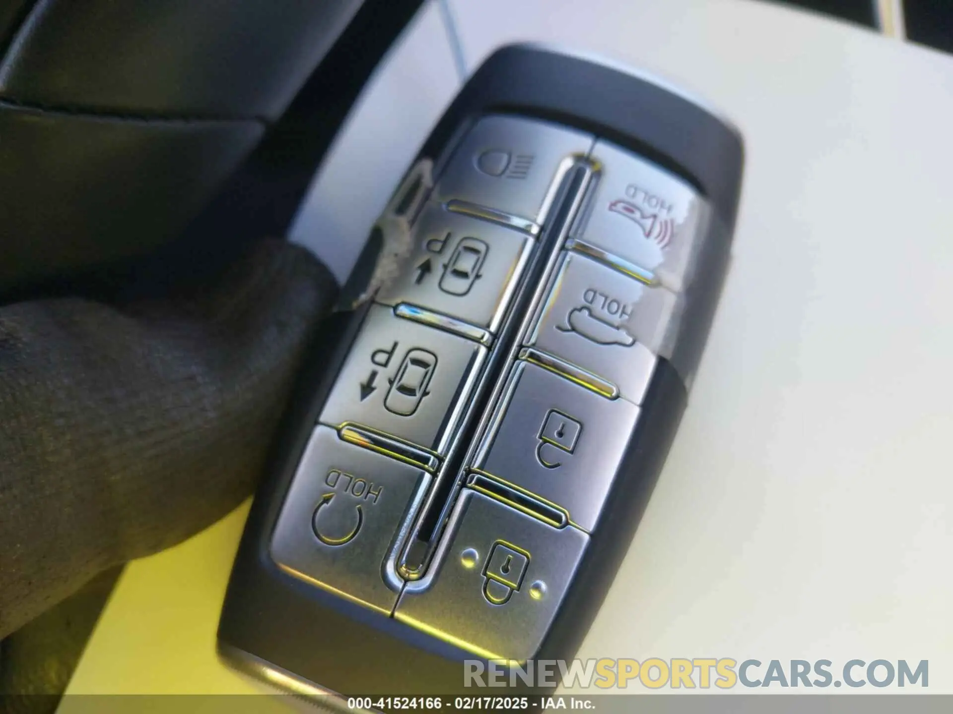 11 fotografías del automóvil dañado KMUHCESC7RU180109 GENESIS GV80 2024