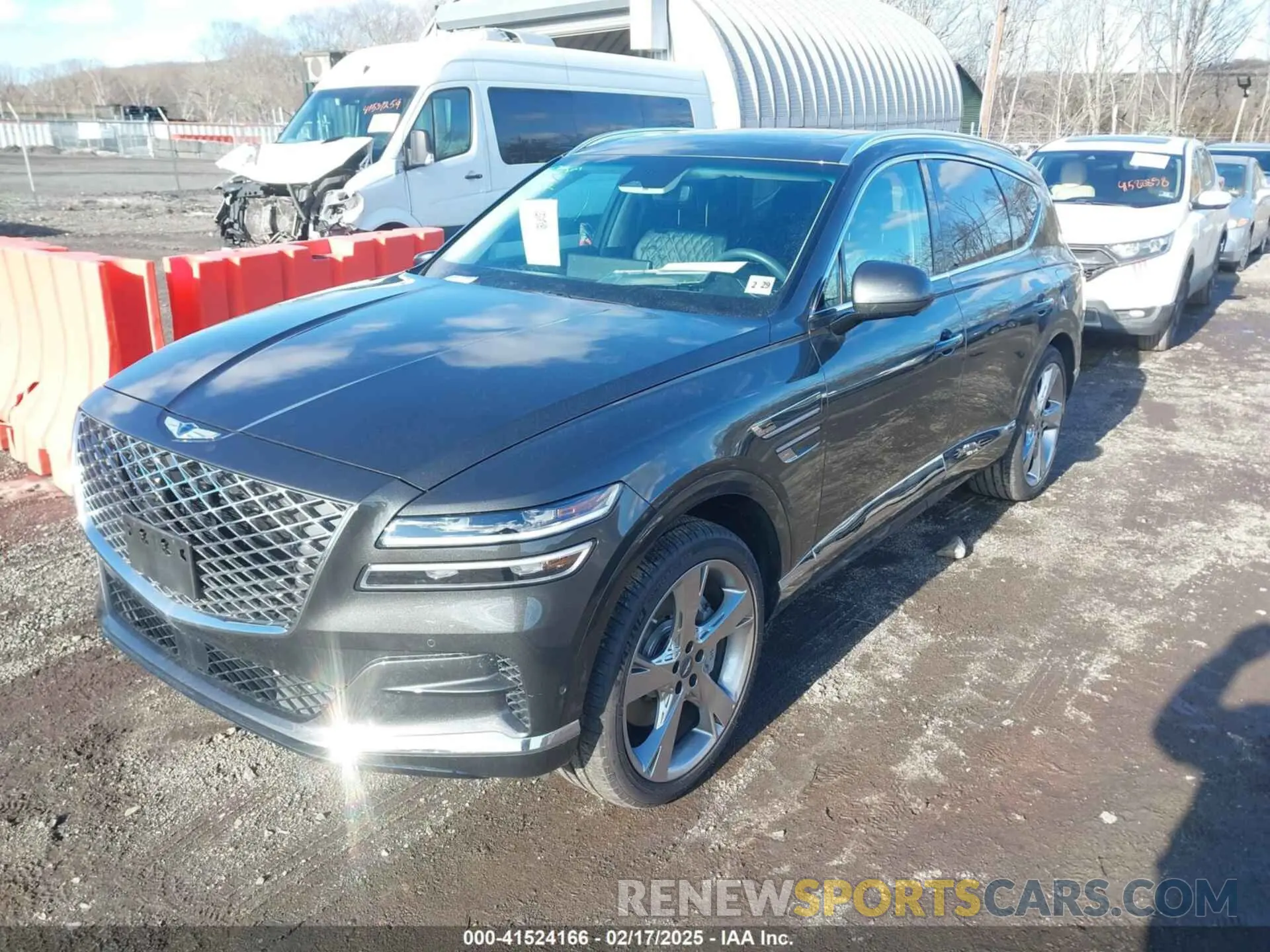 2 fotografías del automóvil dañado KMUHCESC7RU180109 GENESIS GV80 2024