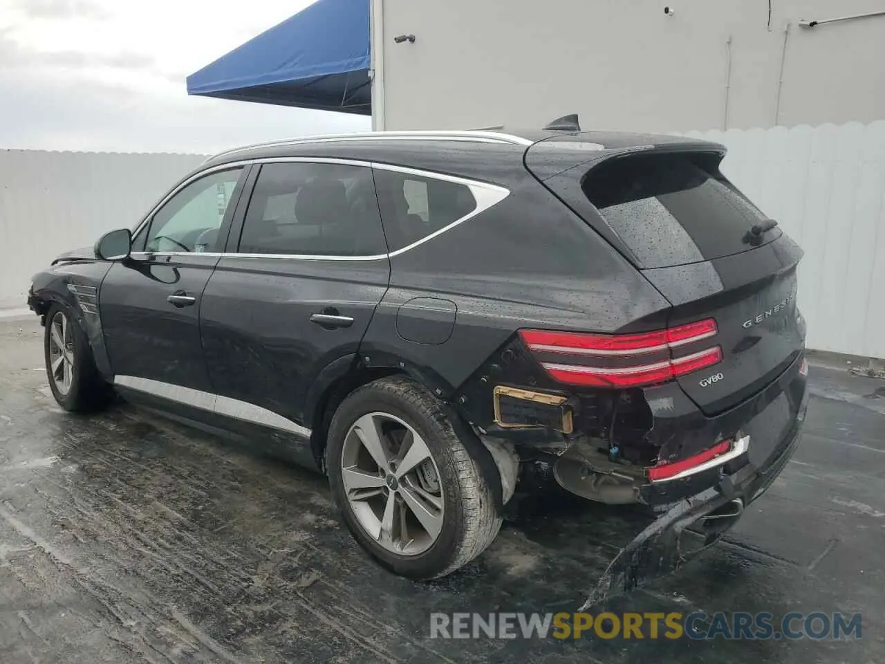 2 fotografías del automóvil dañado KMUHCESCXRU202975 GENESIS GV80 2024