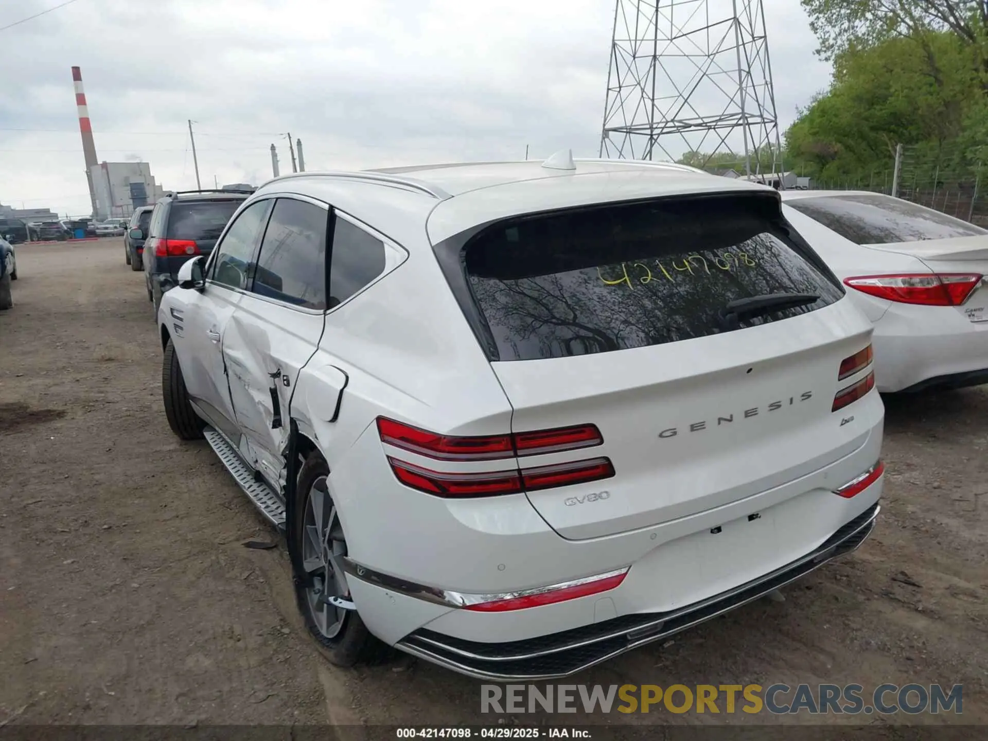 3 fotografías del automóvil dañado KMUHBESB4SU261777 GENESIS GV80 2025