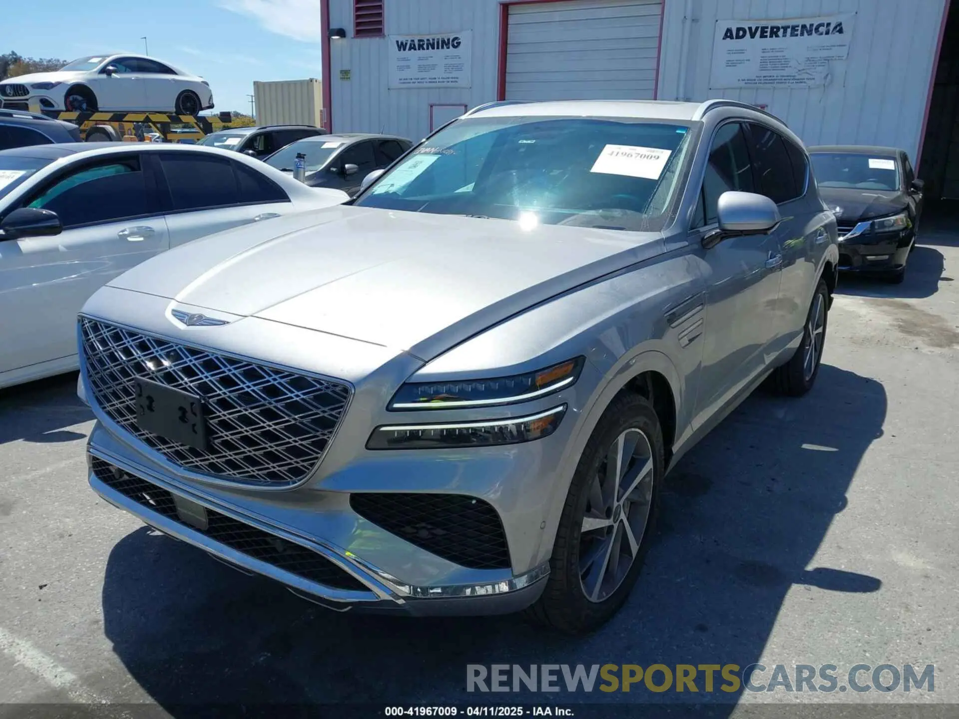 2 fotografías del automóvil dañado KMUHBESB6SU220535 GENESIS GV80 2025