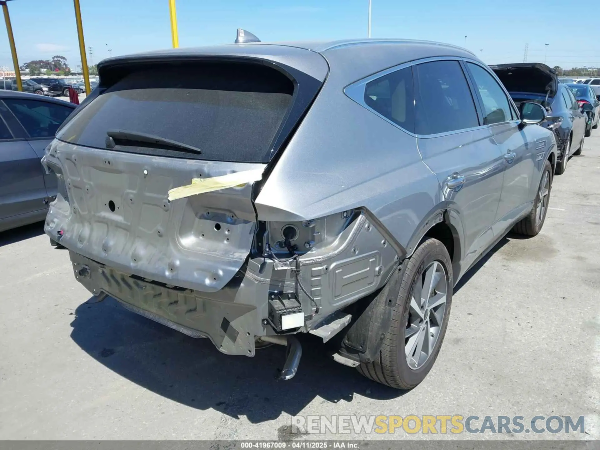 4 fotografías del automóvil dañado KMUHBESB6SU220535 GENESIS GV80 2025