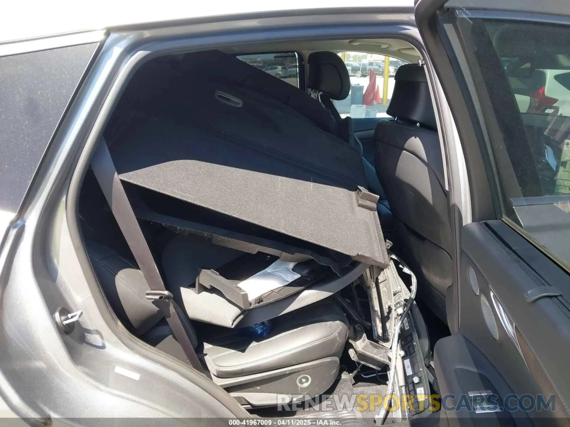 8 fotografías del automóvil dañado KMUHBESB6SU220535 GENESIS GV80 2025