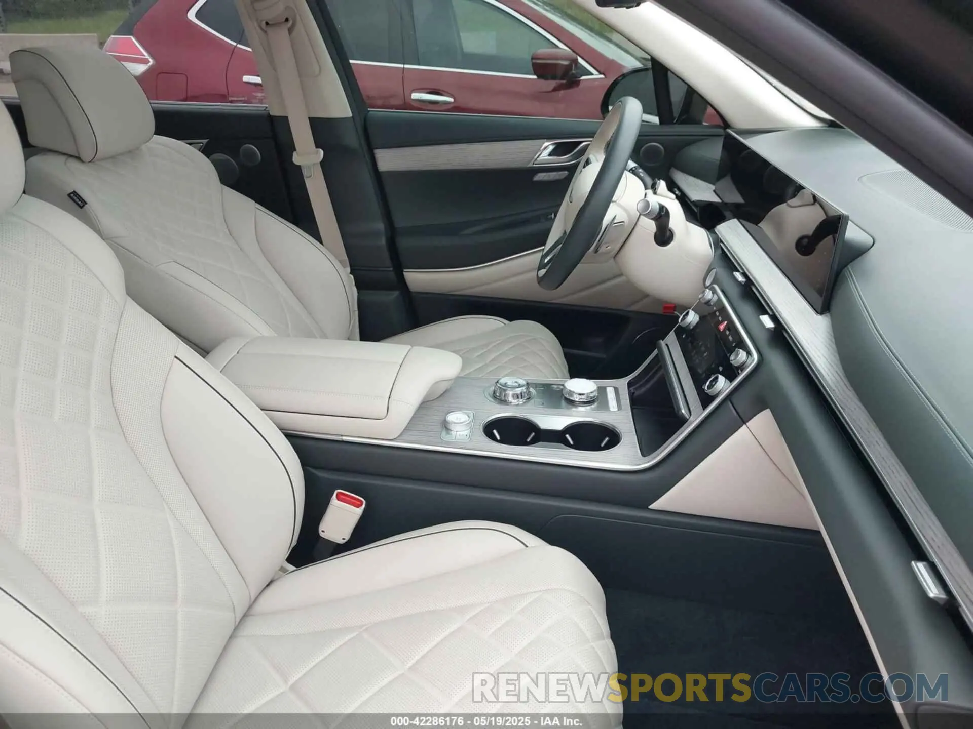 5 fotografías del automóvil dañado KMUHEESC5SU239383 GENESIS GV80 2025