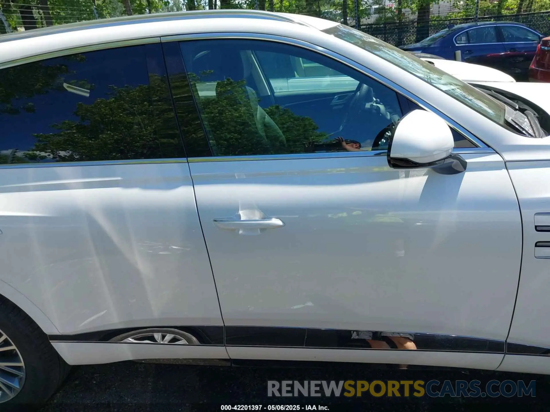 13 fotografías del automóvil dañado KMUHFESB4SU248645 GENESIS GV80 2025
