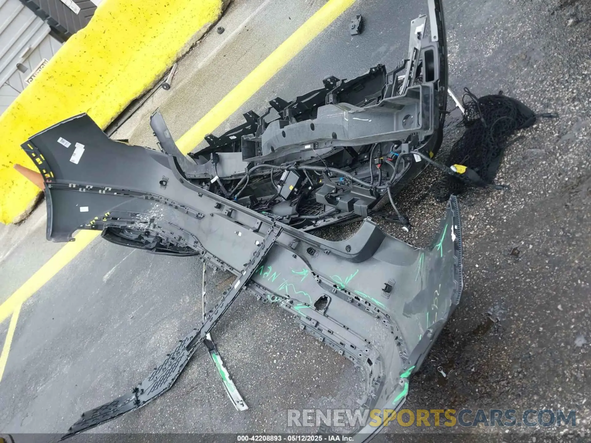 12 fotografías del automóvil dañado KMUHFESB7SU241172 GENESIS GV80 2025