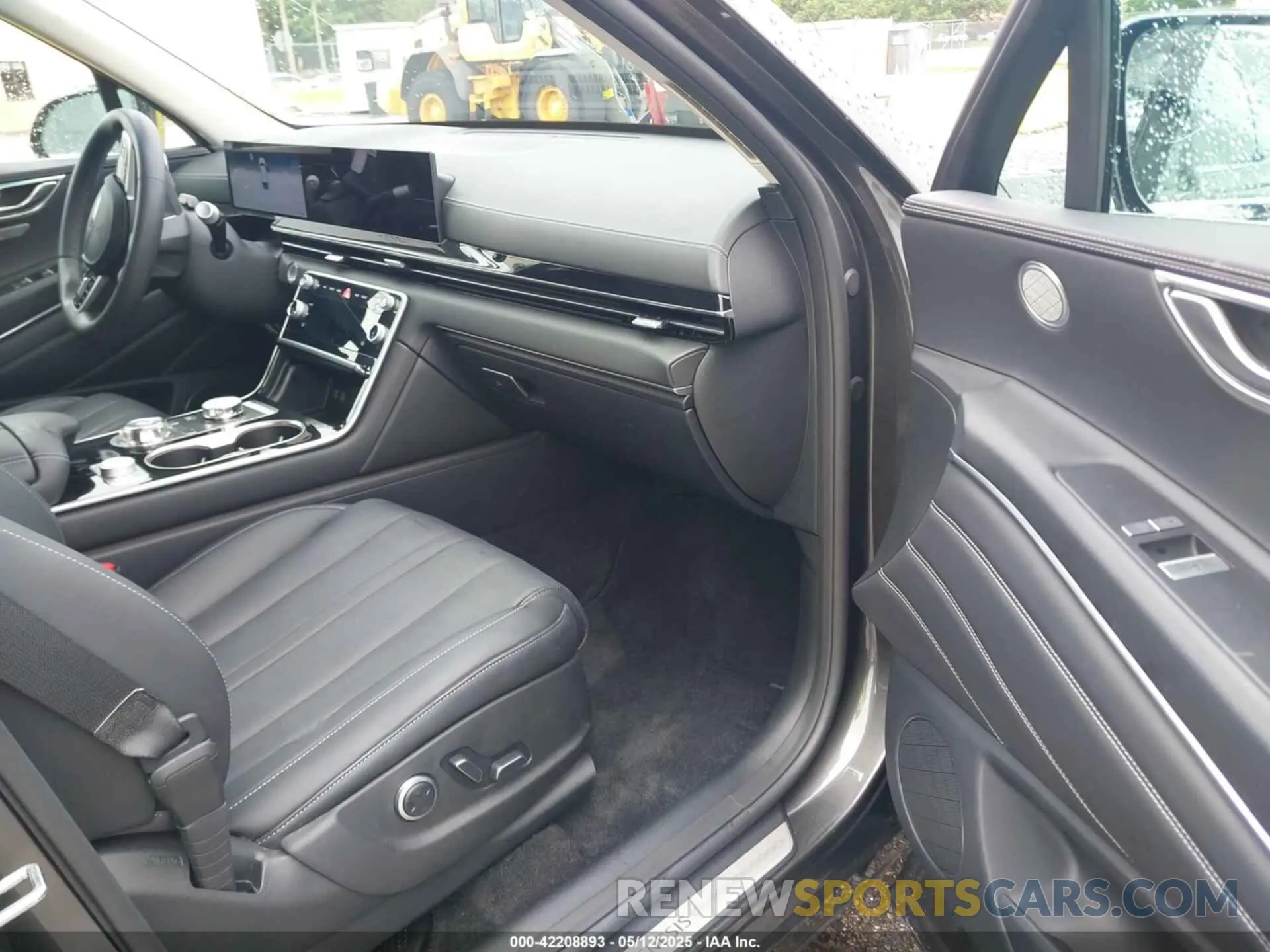 5 fotografías del automóvil dañado KMUHFESB7SU241172 GENESIS GV80 2025
