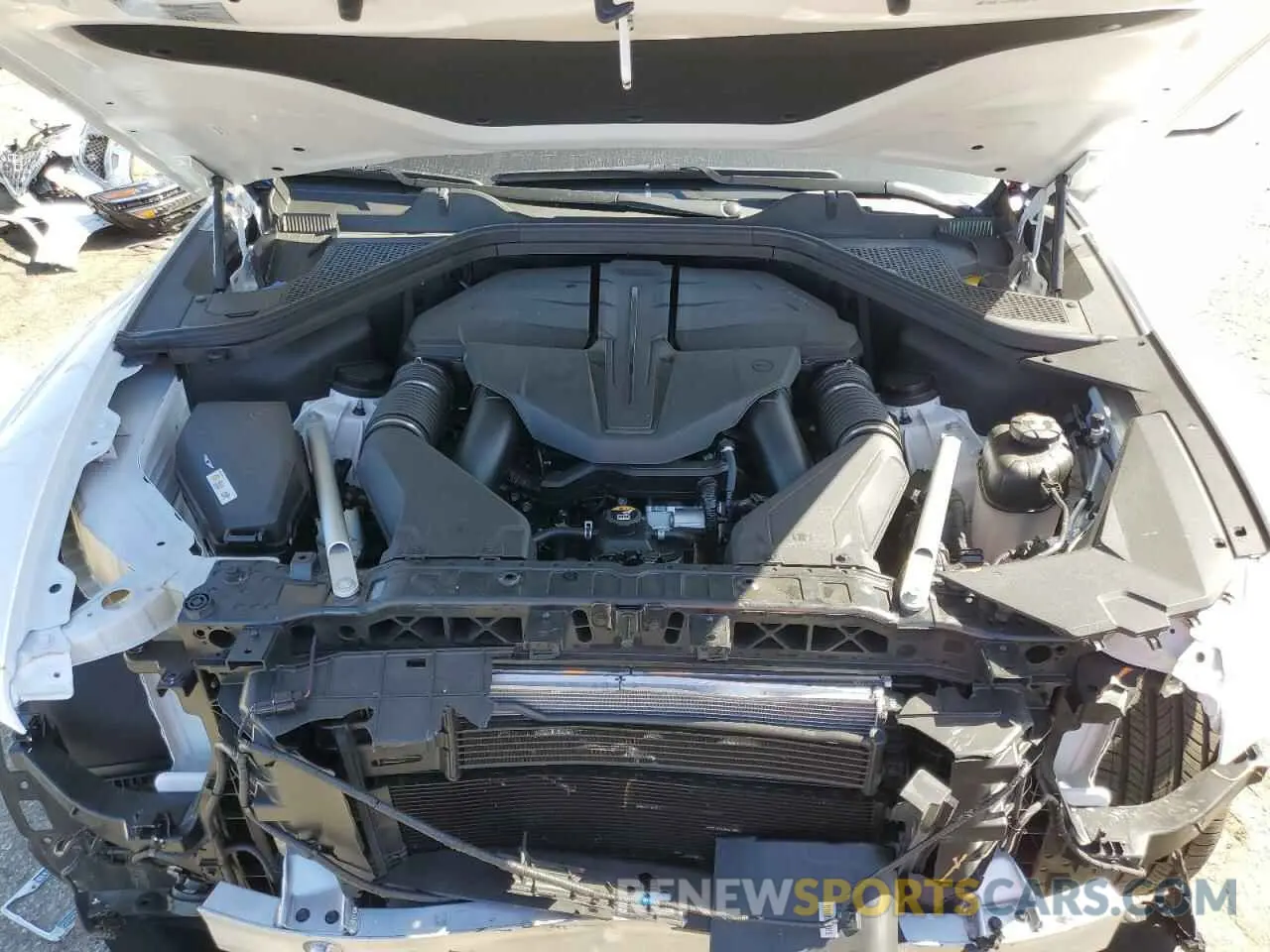 12 fotografías del automóvil dañado KMUHEESC1SU250011 GENESIS GV80 PREST 2025