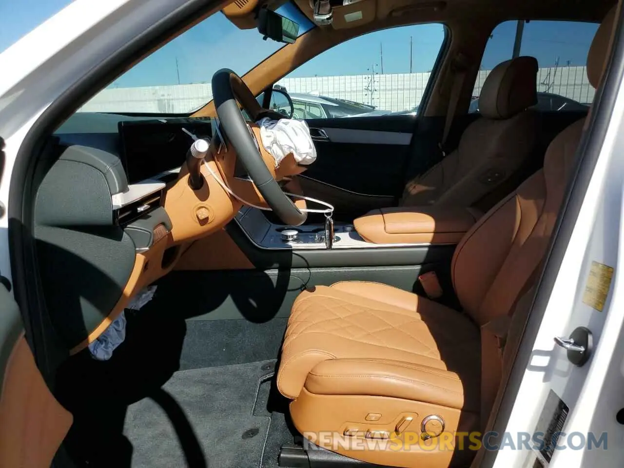 7 fotografías del automóvil dañado KMUHEESC1SU250011 GENESIS GV80 PREST 2025