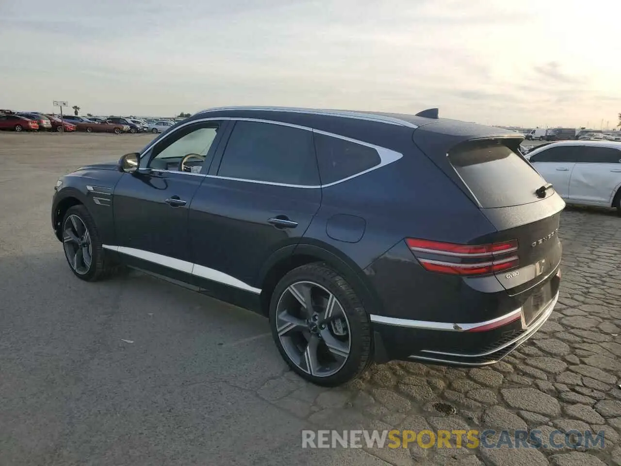 2 fotografías del automóvil dañado KMUHEESC8SU240382 GENESIS GV80 PREST 2025