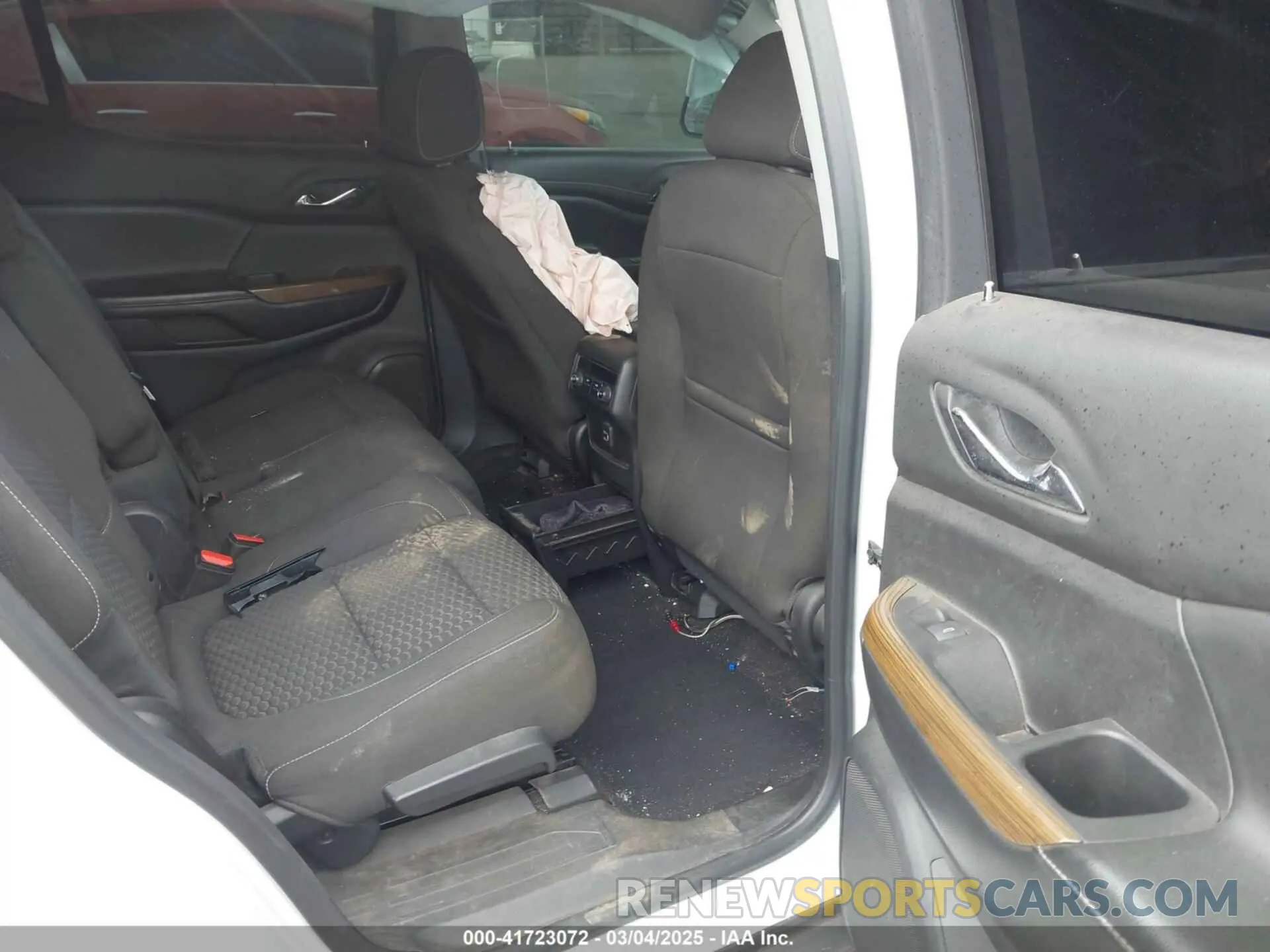 8 fotografías del automóvil dañado 1GKKNKLA2KZ180403 GMC ACADIA 2019