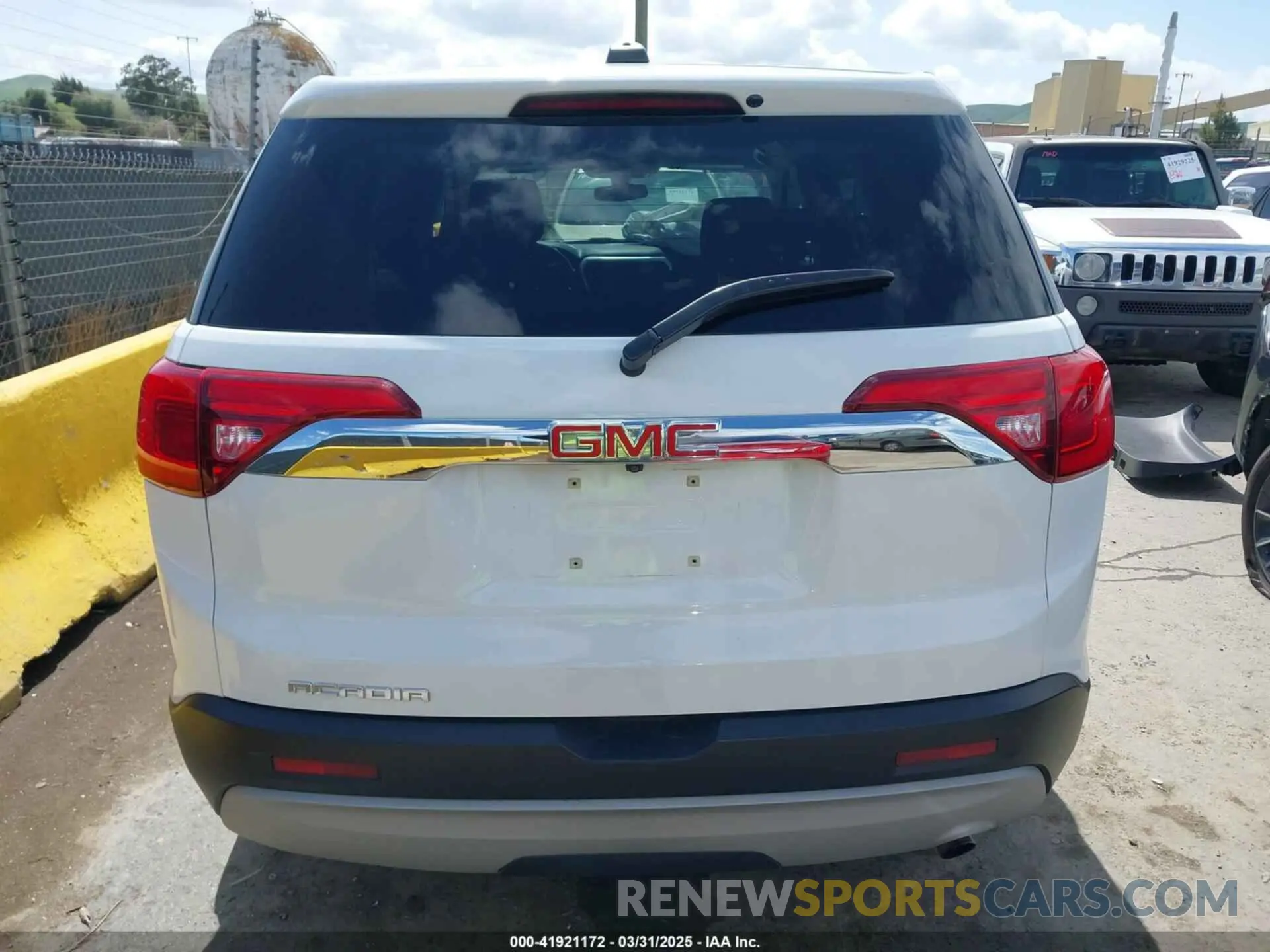 16 fotografías del automóvil dañado 1GKKNKLA3KZ124633 GMC ACADIA 2019