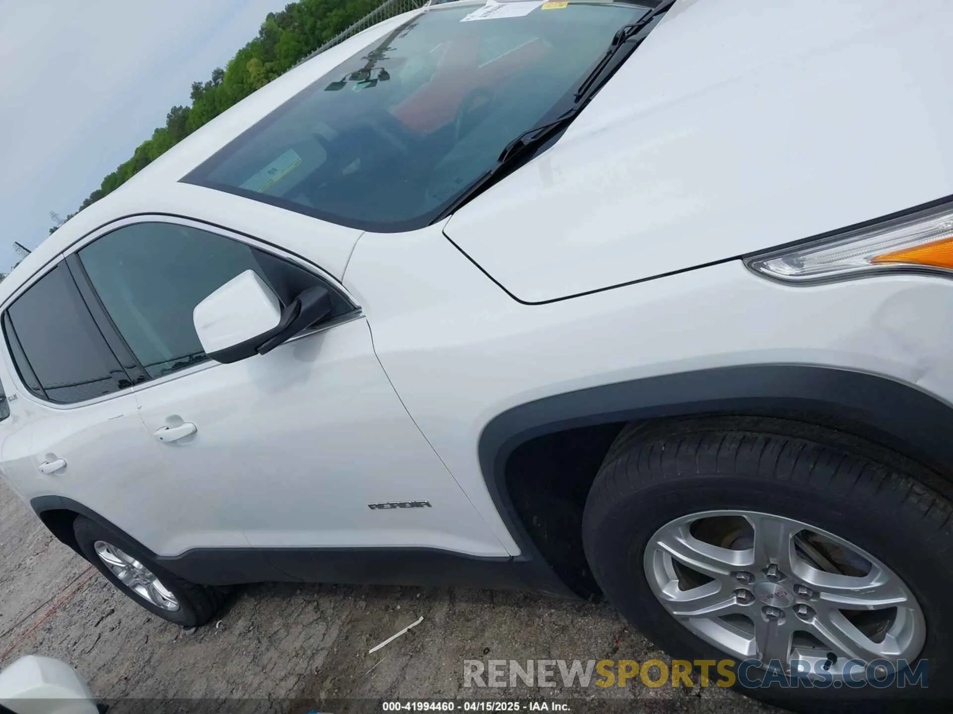 13 fotografías del automóvil dañado 1GKKNKLA4KZ226040 GMC ACADIA 2019