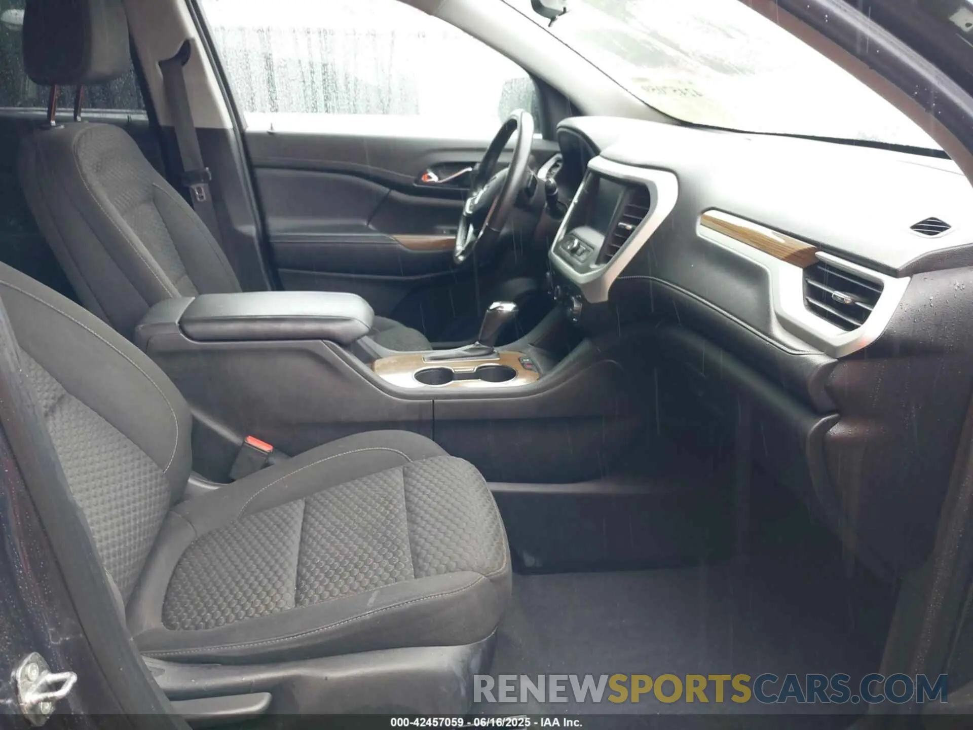 5 fotografías del automóvil dañado 1GKKNKLA4KZ252315 GMC ACADIA 2019