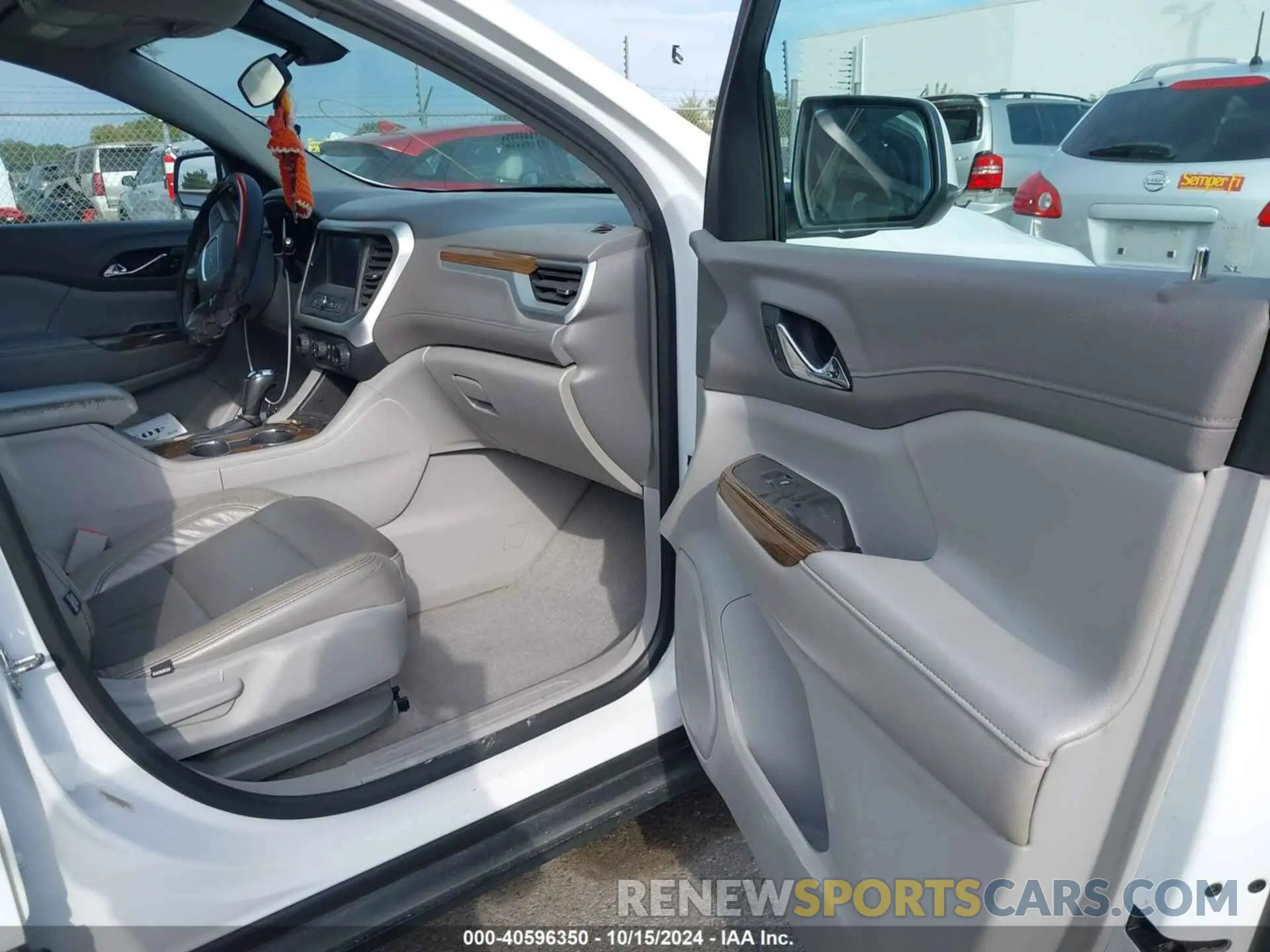 5 fotografías del automóvil dañado 1GKKNKLA4KZ255943 GMC ACADIA 2019