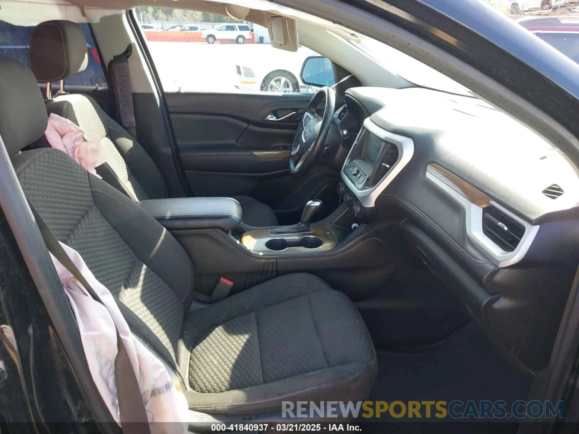 5 fotografías del automóvil dañado 1GKKNKLA6KZ224306 GMC ACADIA 2019