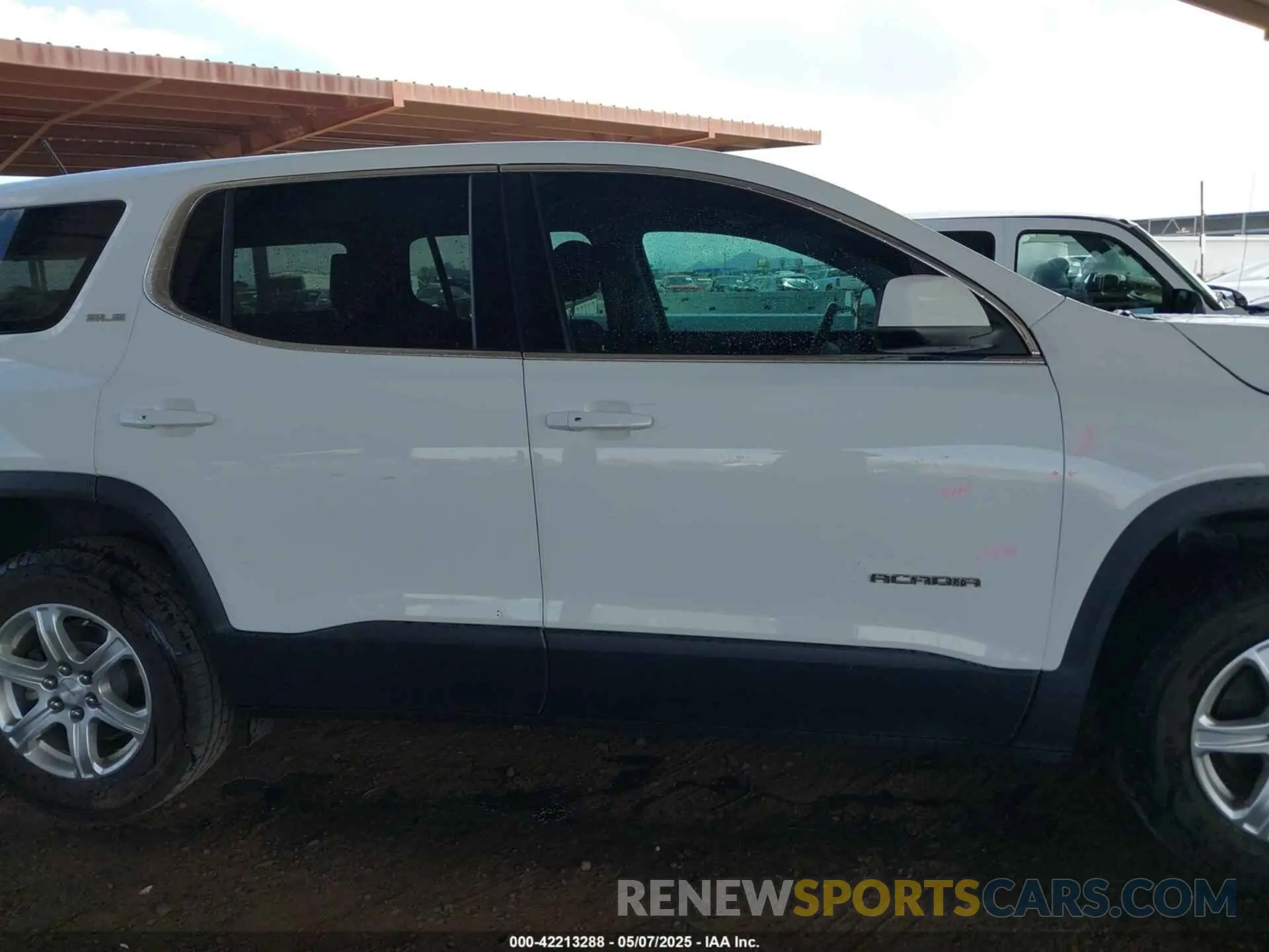 14 fotografías del automóvil dañado 1GKKNKLA6KZ240134 GMC ACADIA 2019