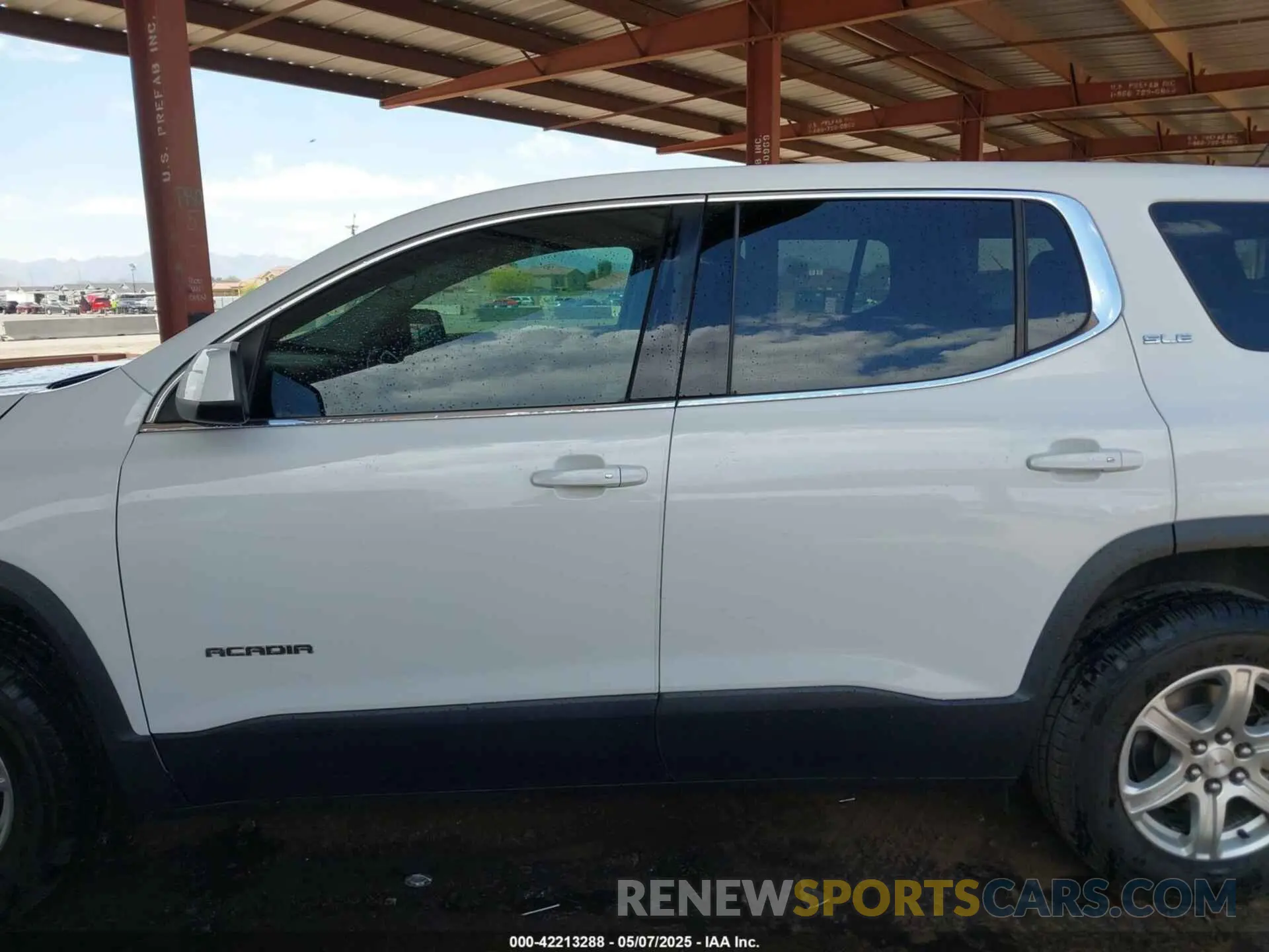15 fotografías del automóvil dañado 1GKKNKLA6KZ240134 GMC ACADIA 2019