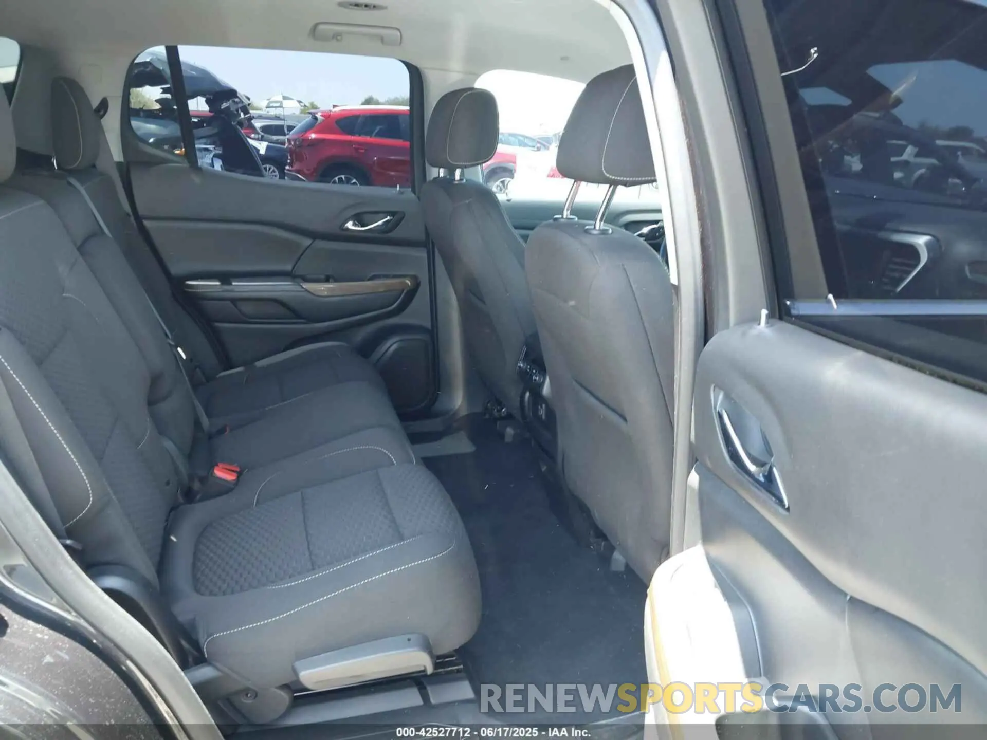 8 fotografías del automóvil dañado 1GKKNKLA9KZ168359 GMC ACADIA 2019