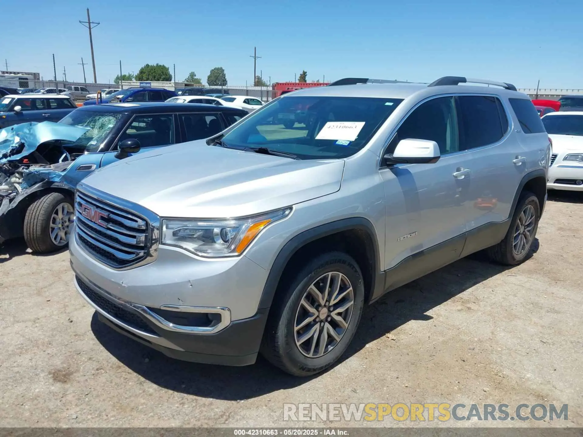 2 fotografías del automóvil dañado 1GKKNLLA1KZ269417 GMC ACADIA 2019