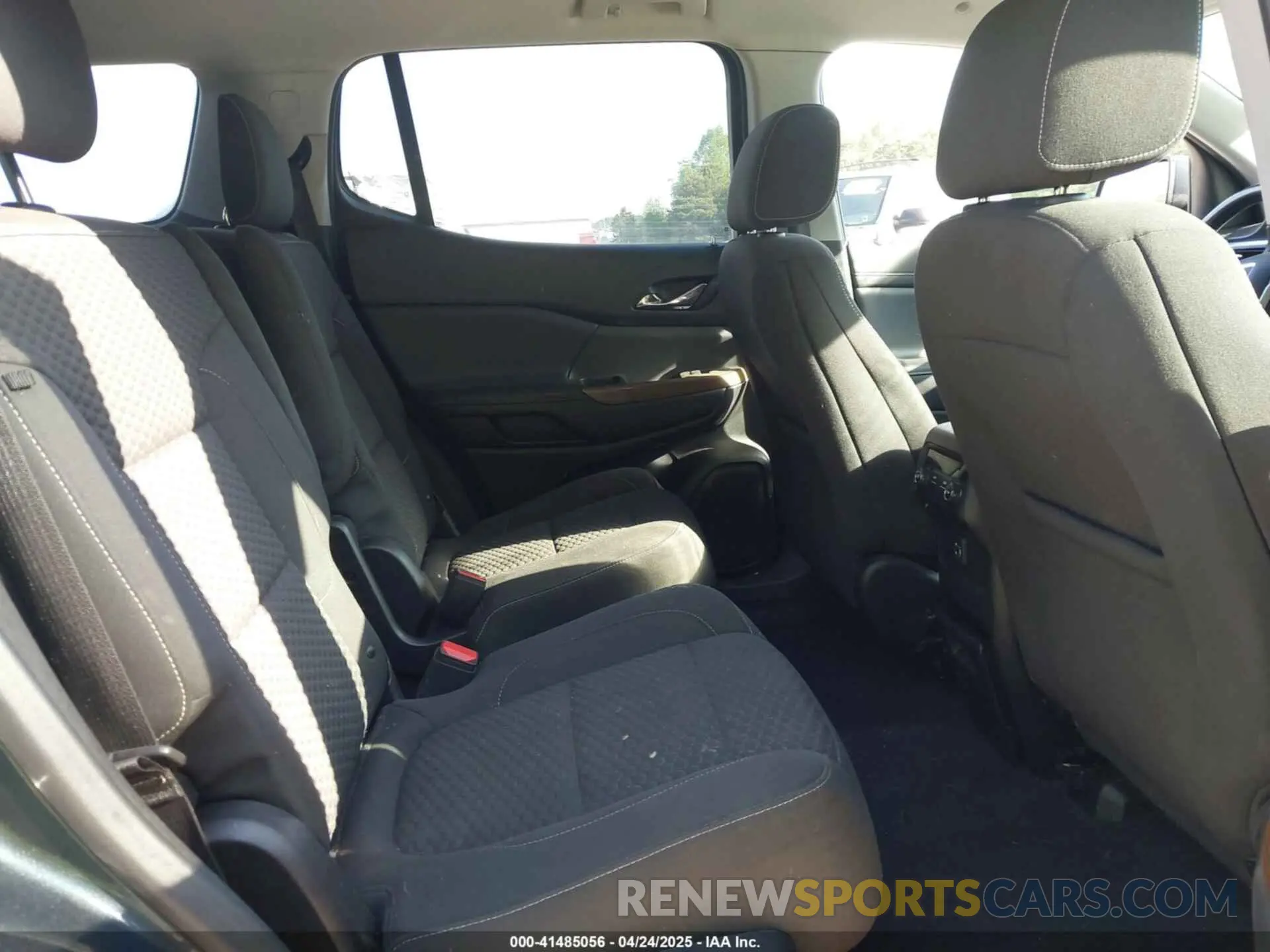 8 fotografías del automóvil dañado 1GKKNLLS2KZ276174 GMC ACADIA 2019