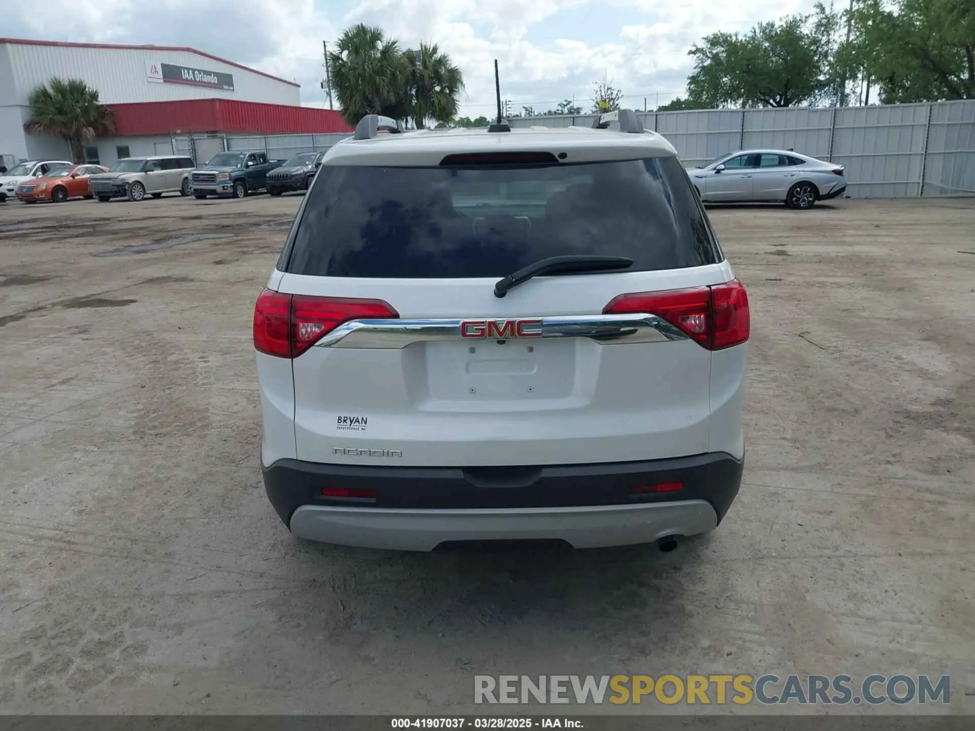 16 fotografías del automóvil dañado 1GKKNMLA2KZ284367 GMC ACADIA 2019