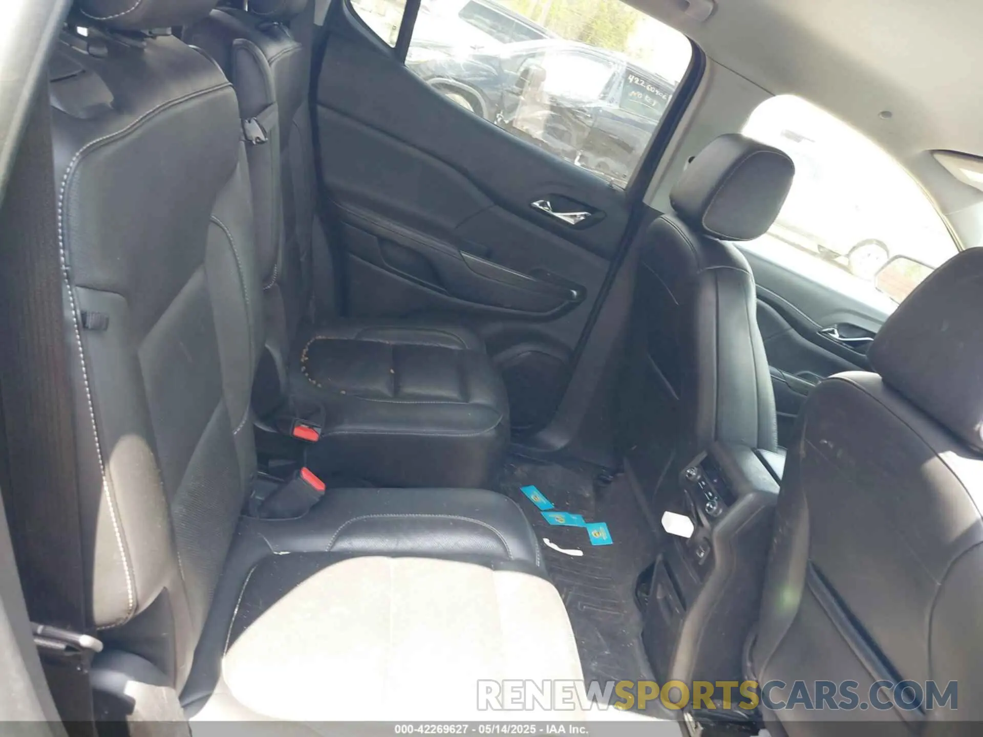 8 fotografías del automóvil dañado 1GKKNMLA8KZ285622 GMC ACADIA 2019